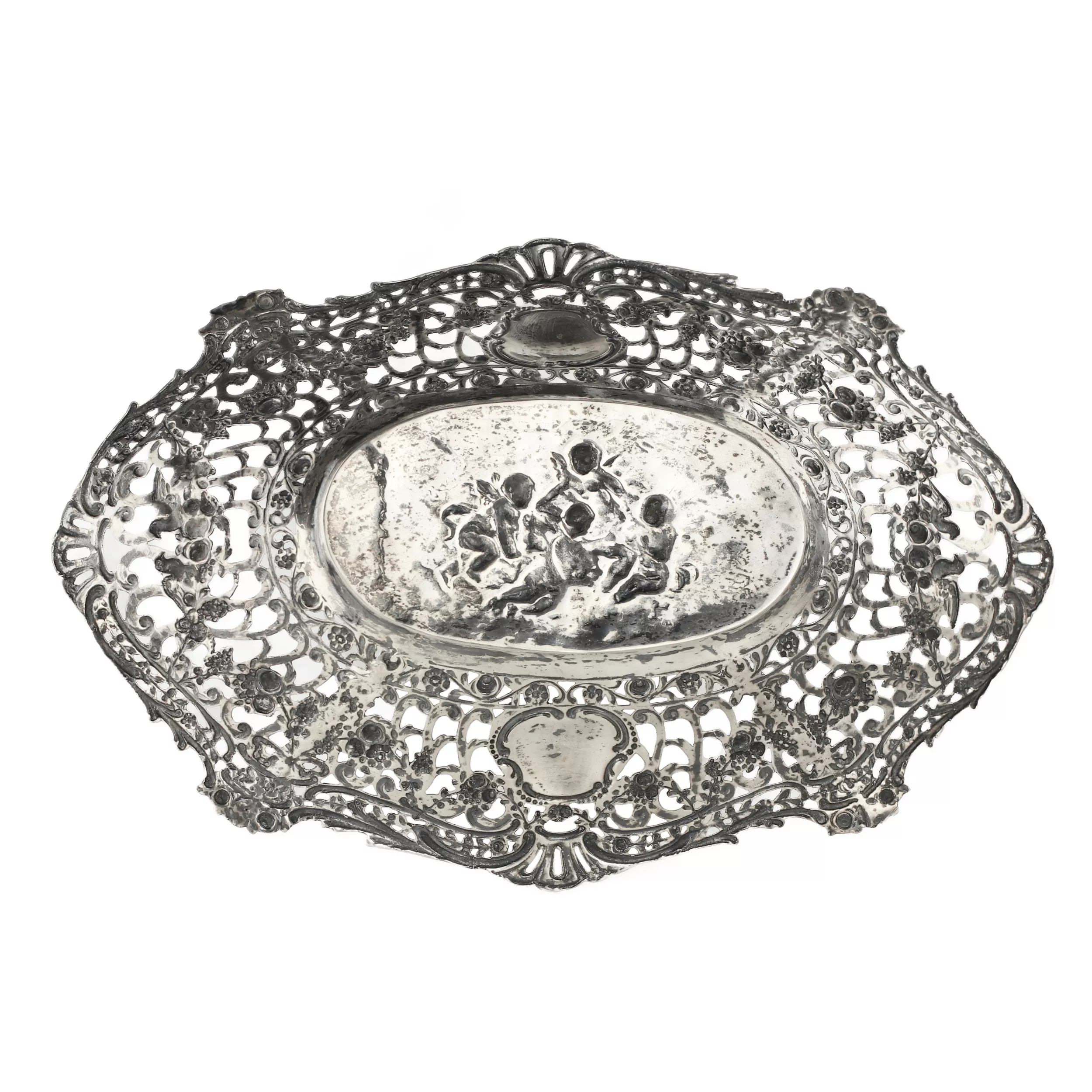 Plat decoratif en argent.