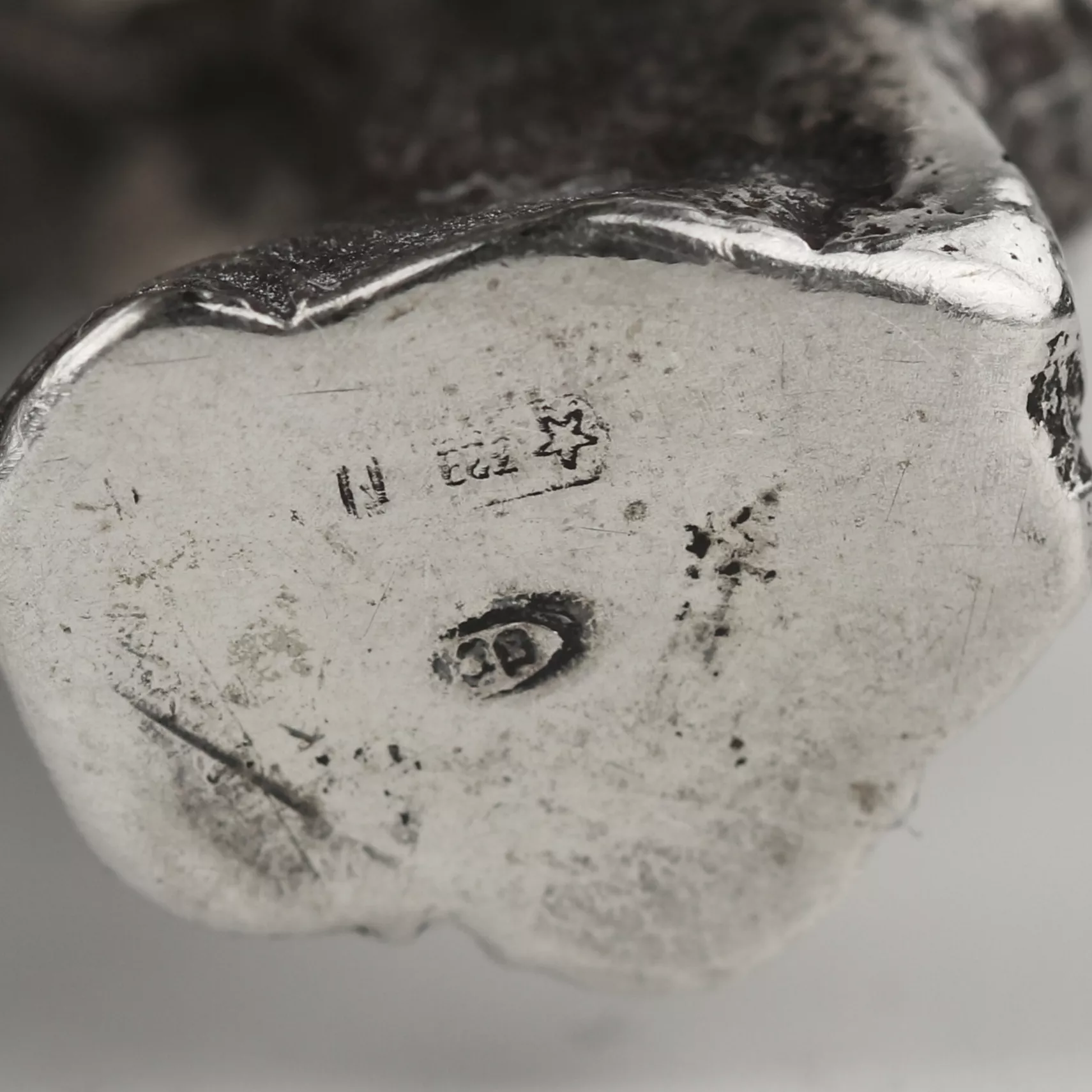 RHINOCEROS. SILVER DESK SCULPTURE. ITALY, SECOND HALF OF THE 20TH CENTURY