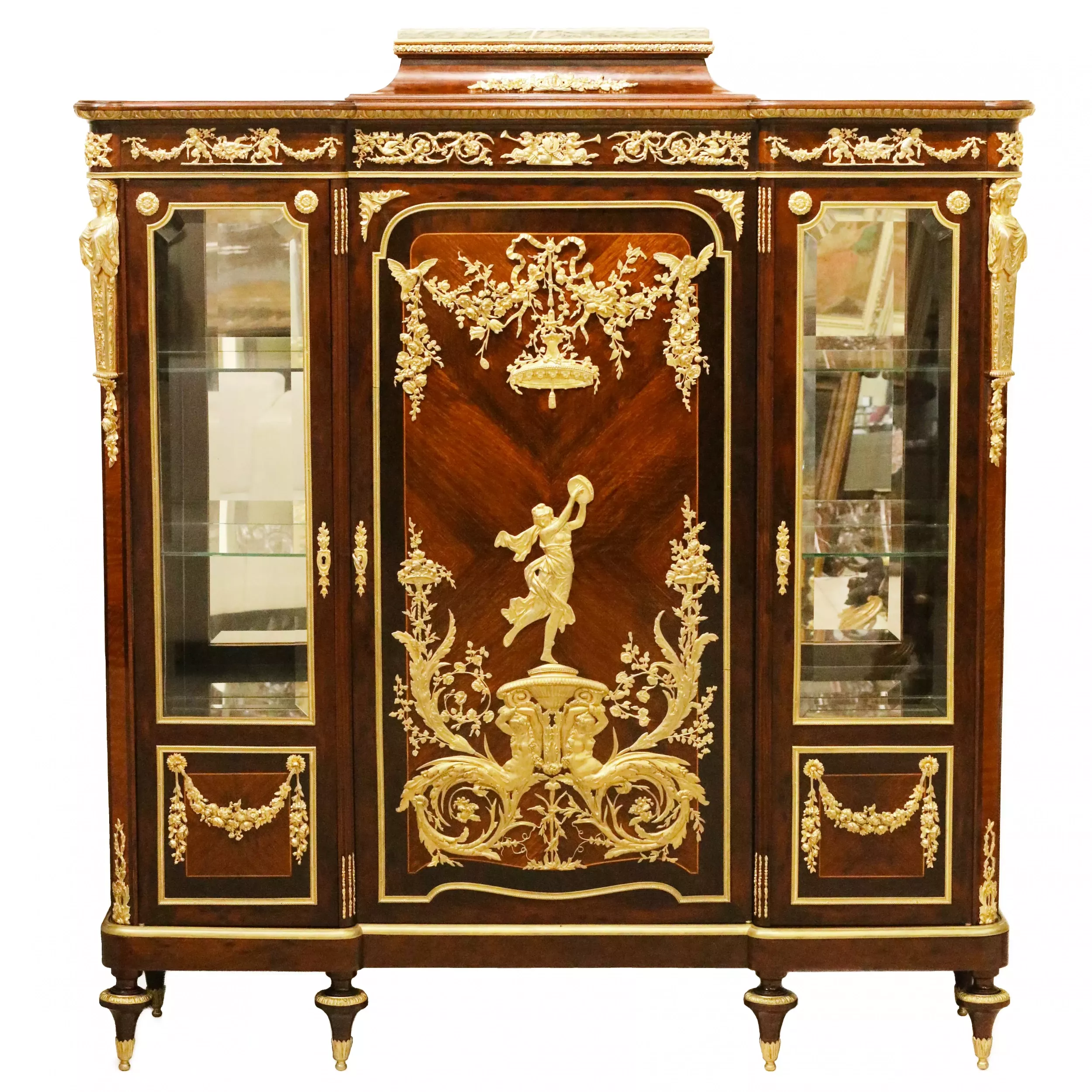MAHOGANY AND GILT-BRONZE DISPLAY CABINET. FRANÇOIS LINKE. FRANCE, LATE 19TH CENTURY