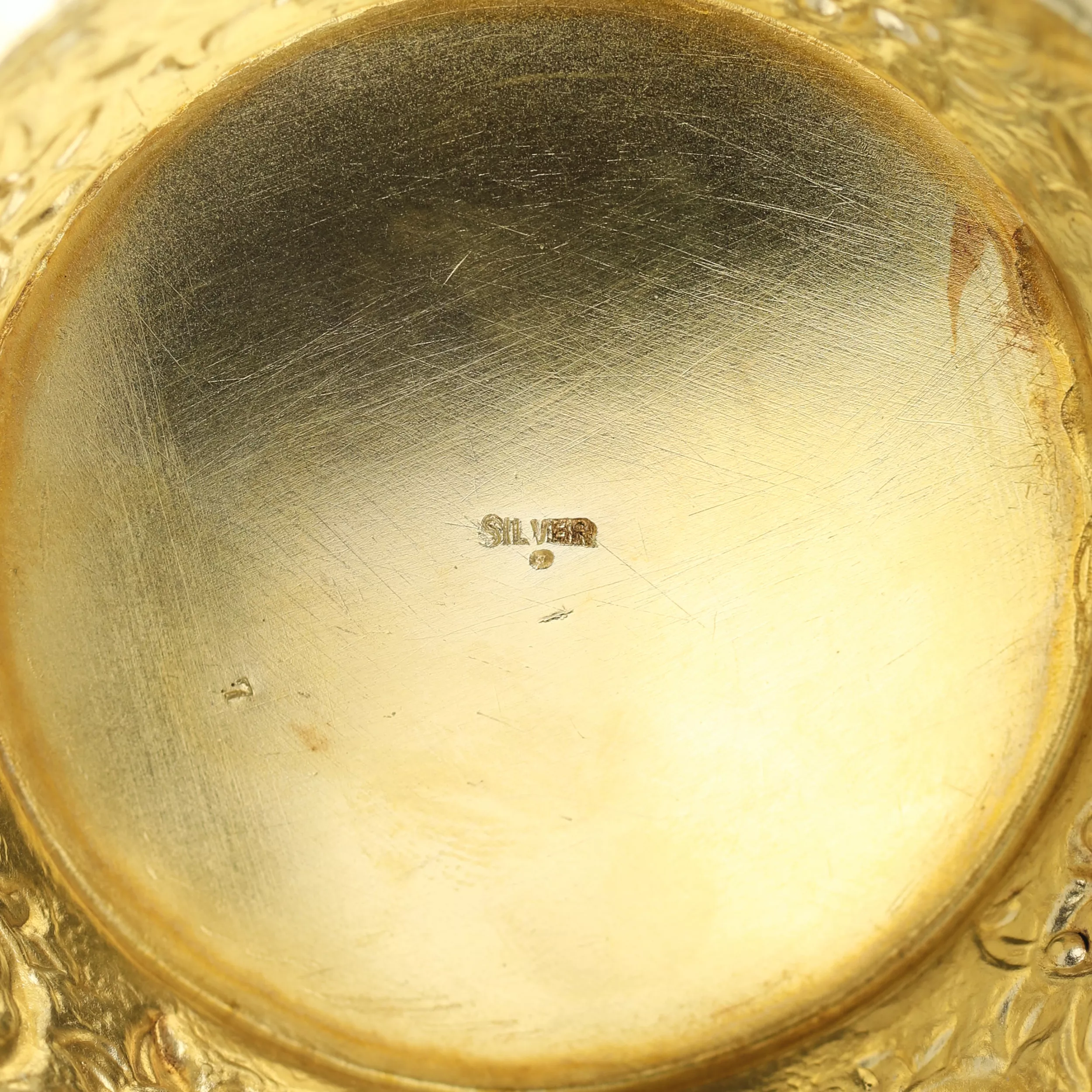 SERVICE À THÉ CHINOIS D’EXPORTATION EN ARGENT DORÉ AVEC ÉMAUX ET CABOCHONS CHINE, DÉBUT DU XXE SIÈCLE