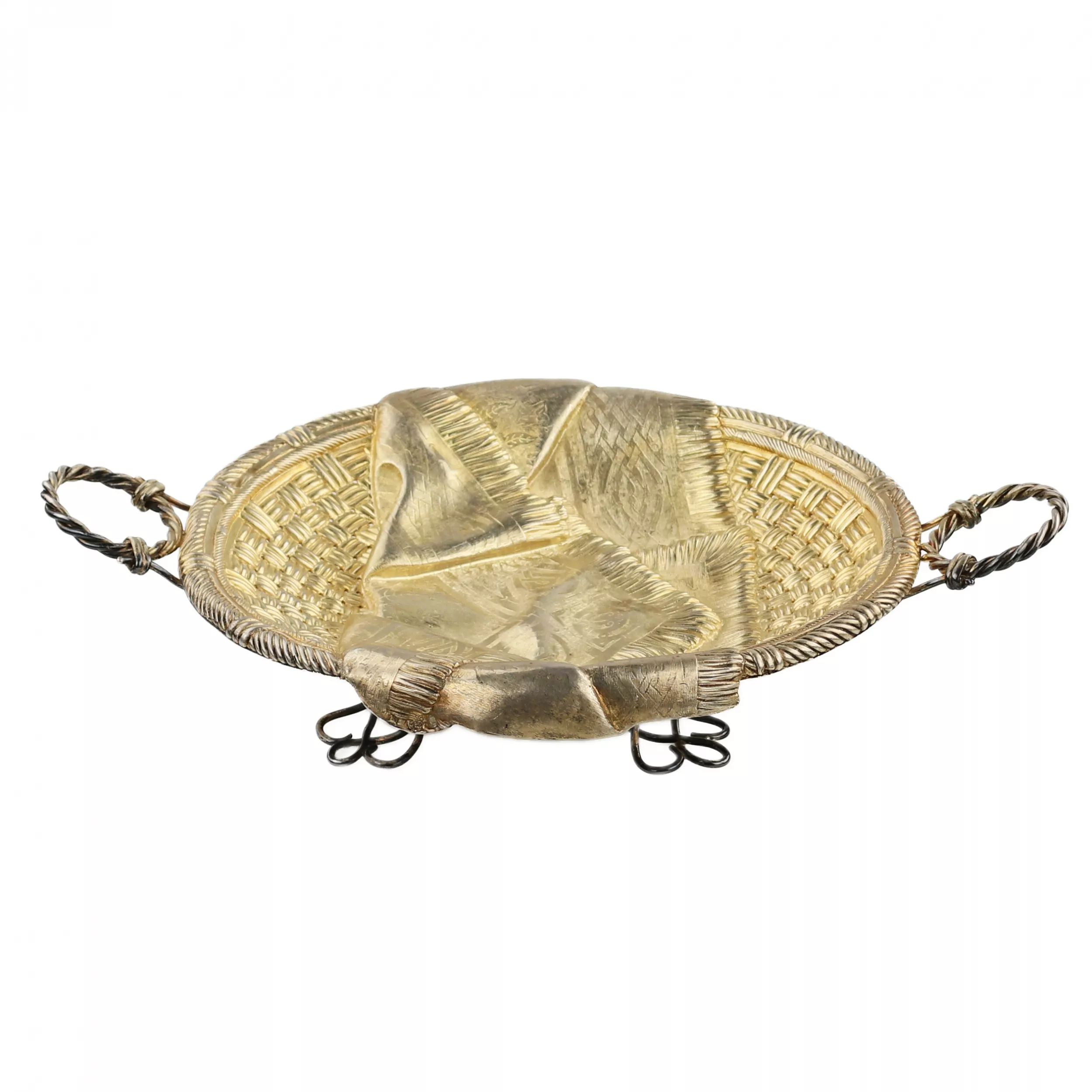Assiette à pain en argent. Usine d`Andrey Mikhailovich Postnikov. Moscou. 1896-1908