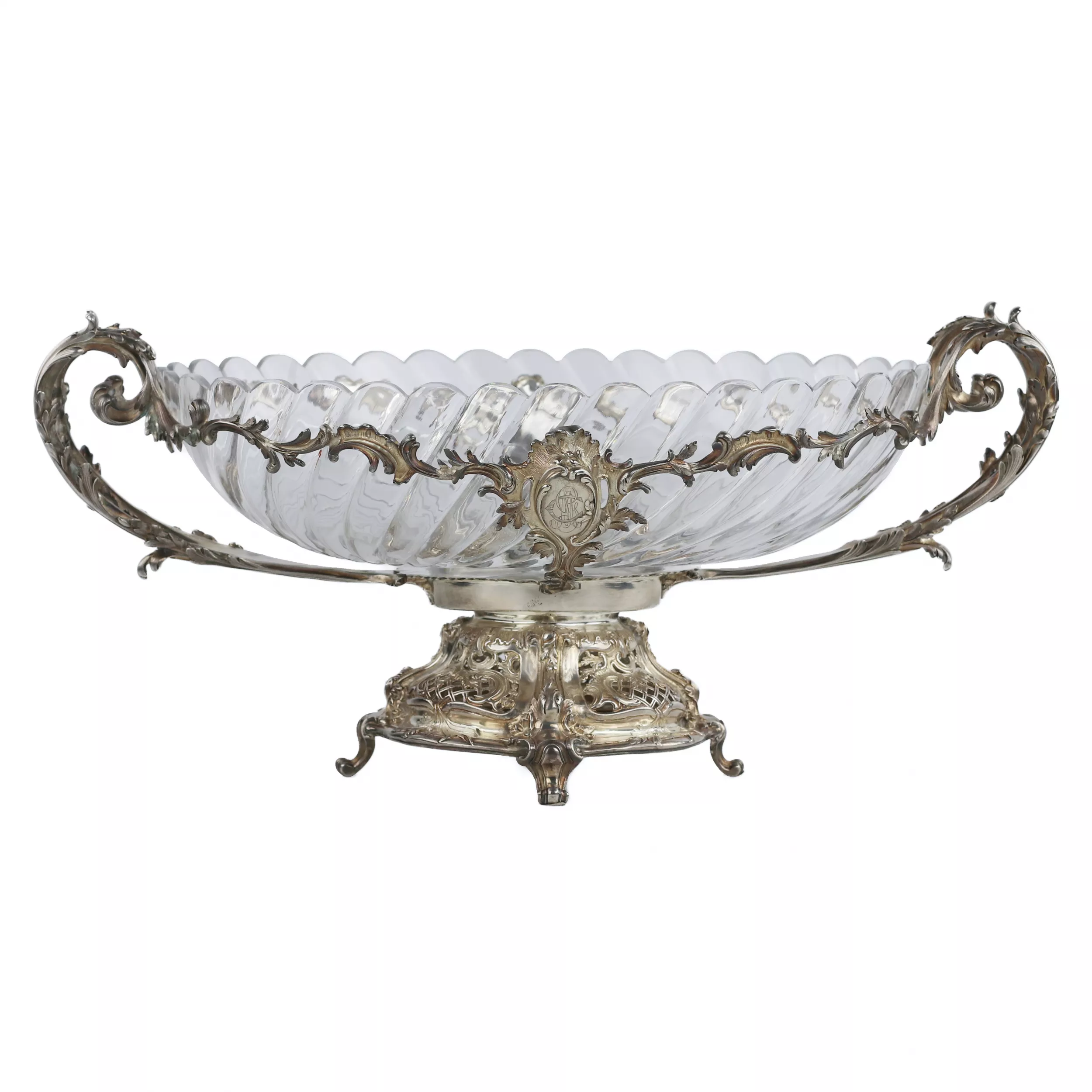 VASE RUSSE EN ARGENT AVEC COUPE EN CRISTAL, MAISON IGNATI SAZIKOV  RUSSIE, SAINT-PÉTERSBOURG, 1870