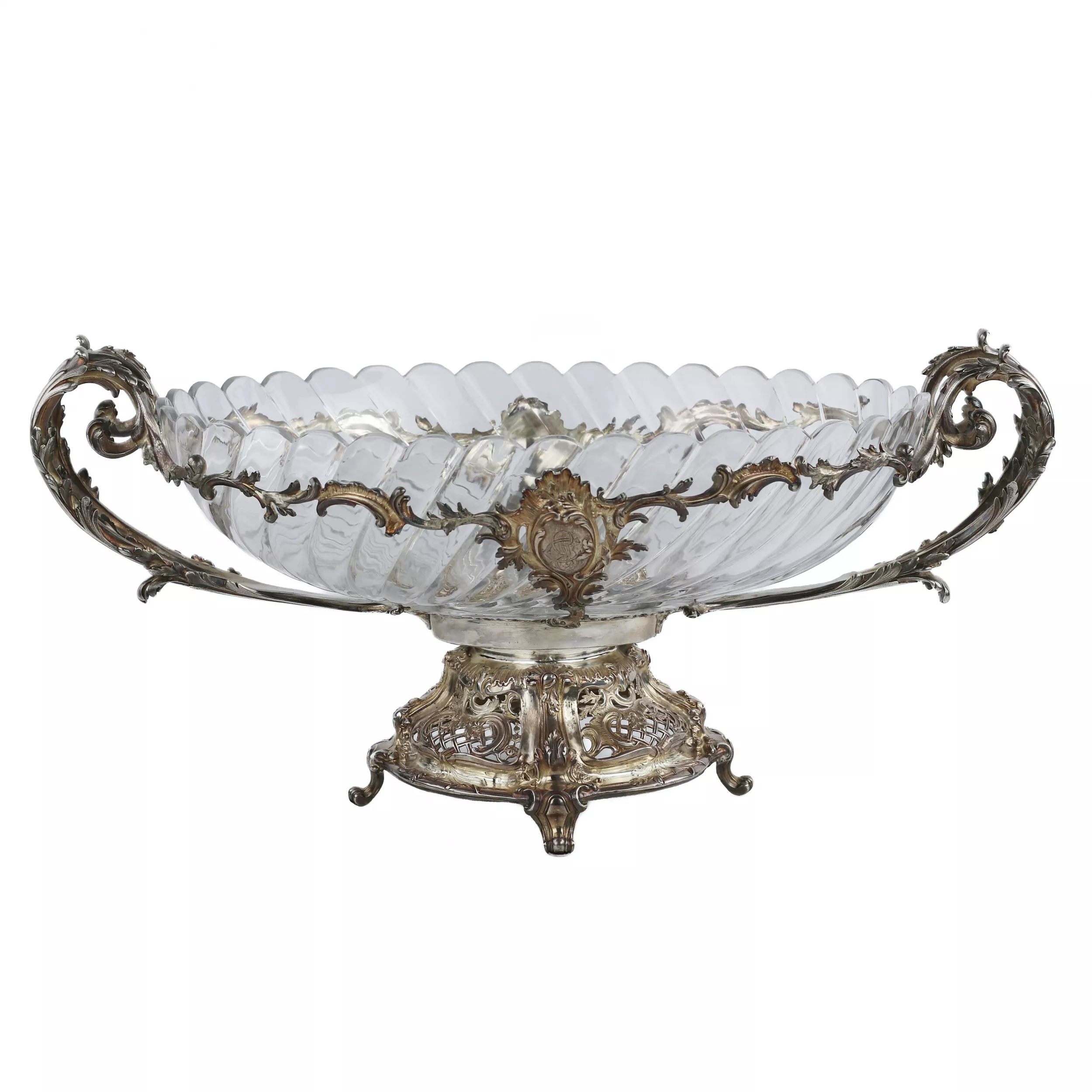 VASE RUSSE EN ARGENT AVEC COUPE EN CRISTAL, MAISON IGNATI SAZIKOV  RUSSIE, SAINT-PÉTERSBOURG, 1870