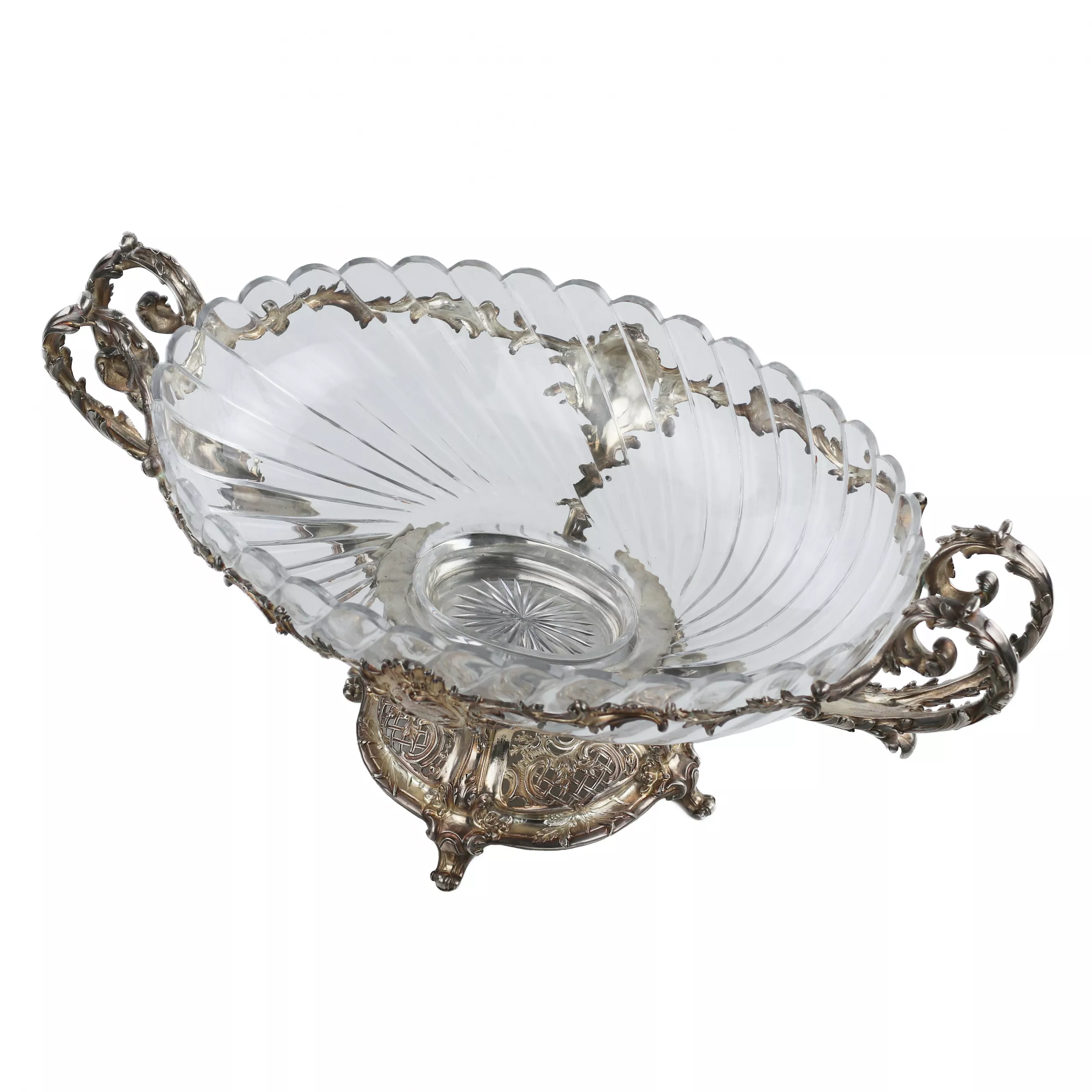 VASE RUSSE EN ARGENT AVEC COUPE EN CRISTAL, MAISON IGNATI SAZIKOV  RUSSIE, SAINT-PÉTERSBOURG, 1870