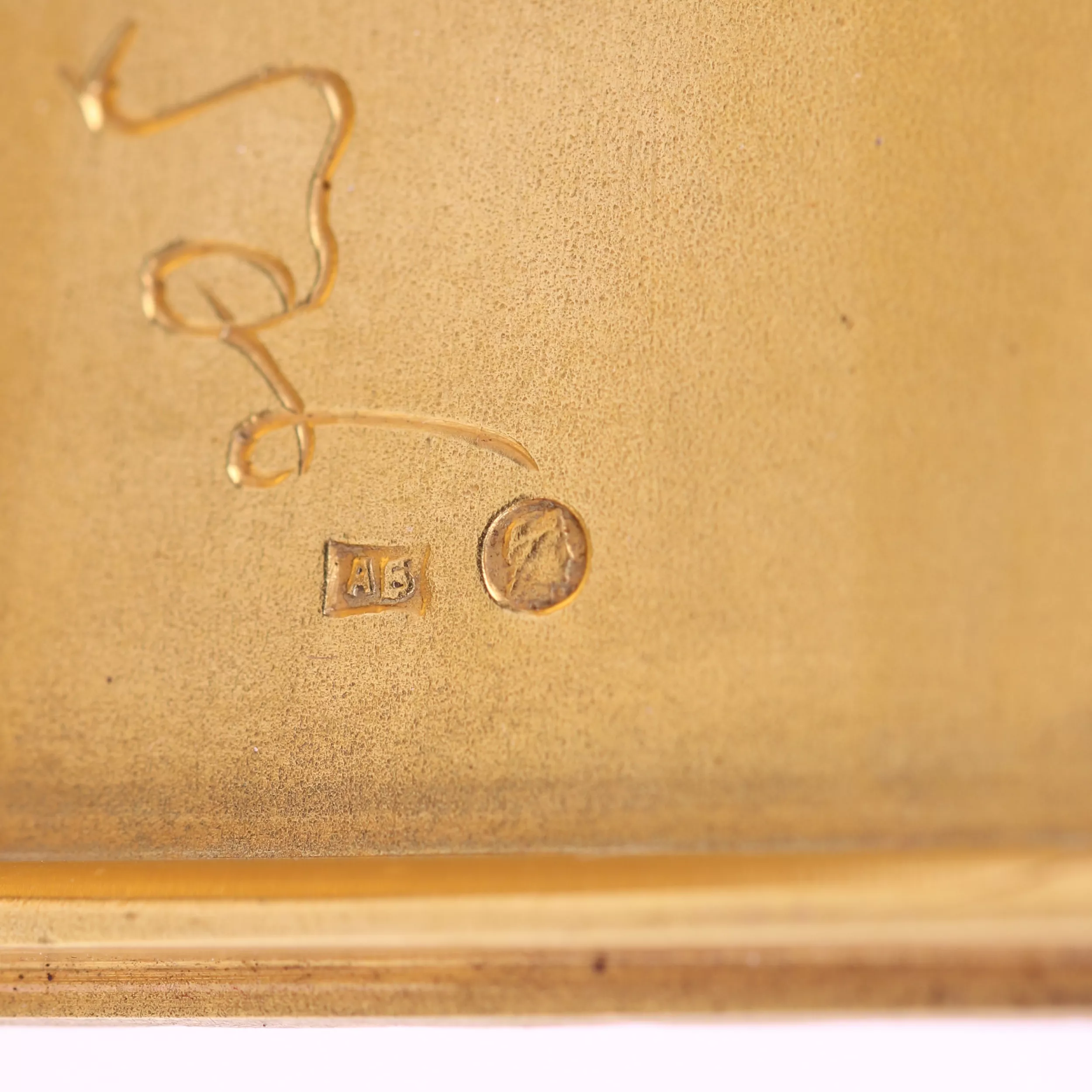 ÉTUI À CIGARETTES RUSSE EN OR 14 CARATS. FABRIQUE BEILIN & SON SAINT-PÉTERSBOURG, 1908–1917