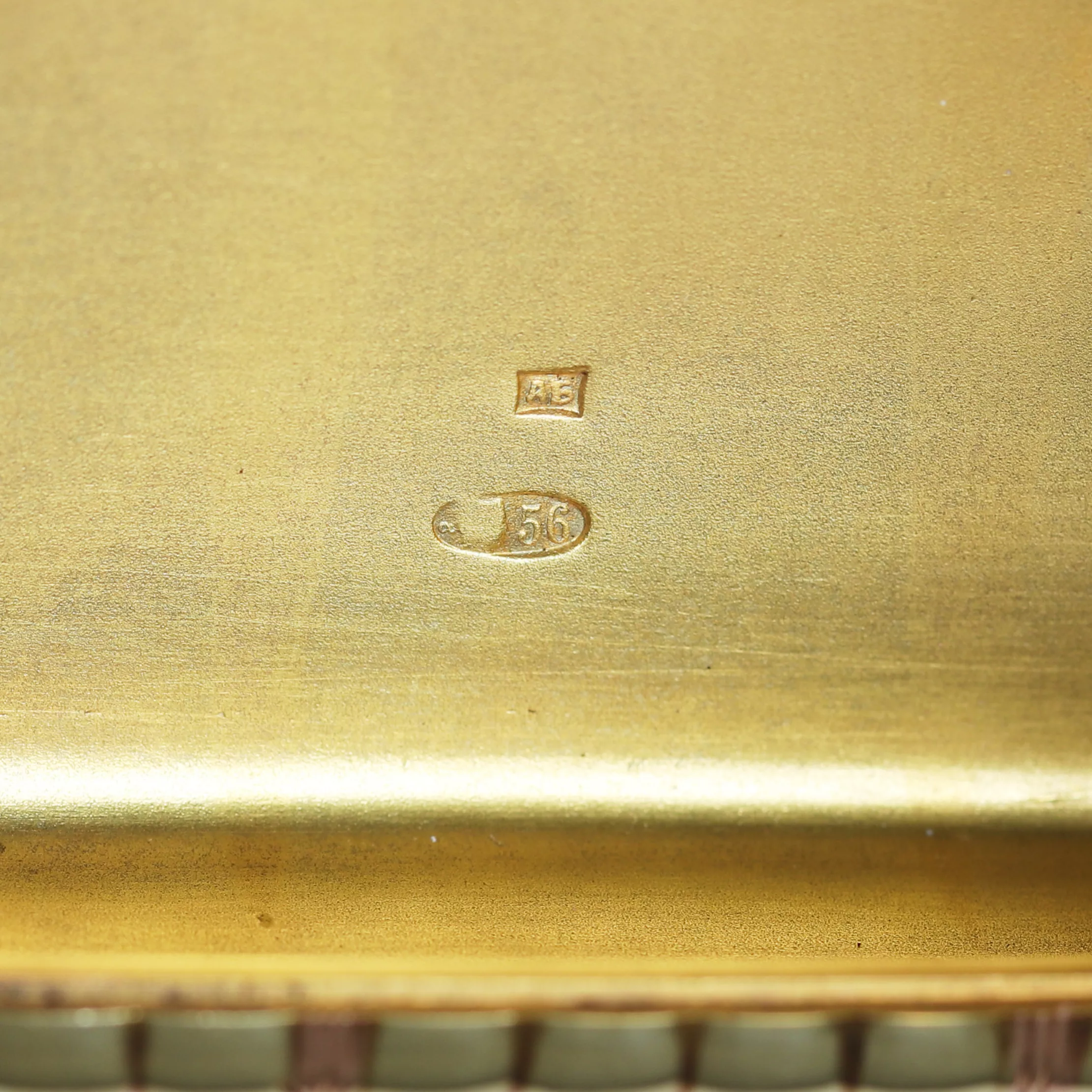 ÉTUI À CIGARETTES RUSSE EN OR 14 CARATS. FABRIQUE BEILIN & SON SAINT-PÉTERSBOURG, 1908–1917