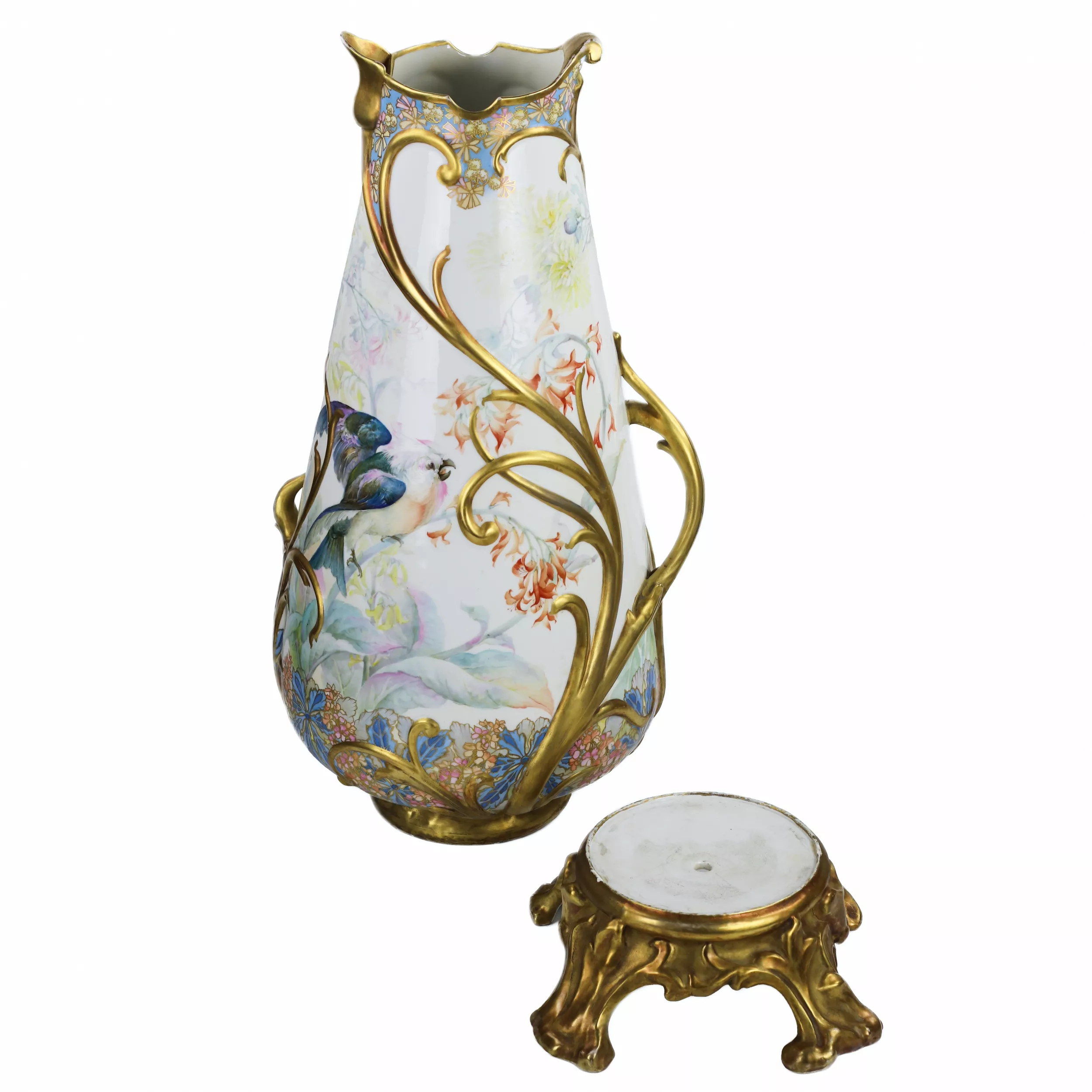 Vase with painting Birds and flowers. Yildiz. Ottoman Empire, 1900.