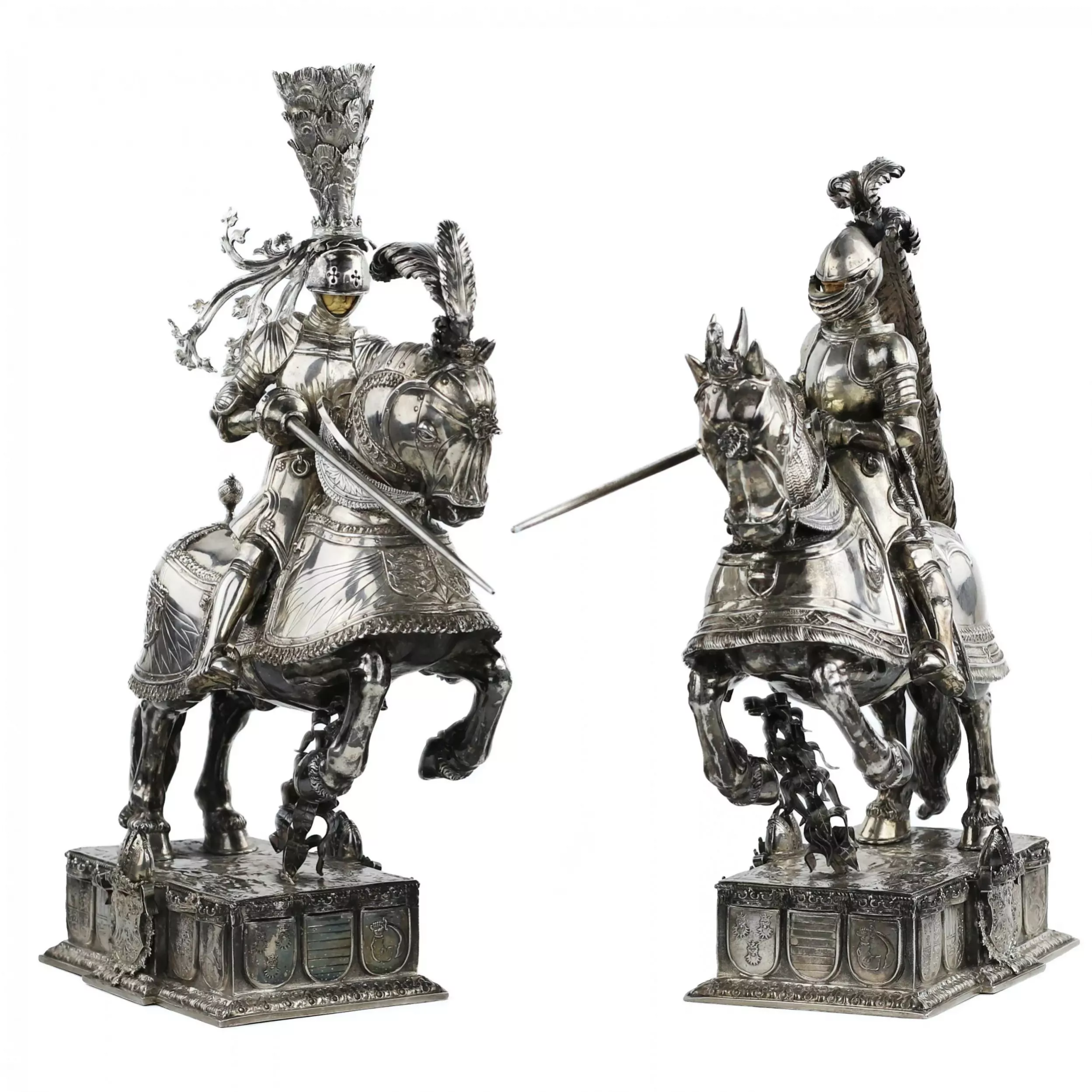 CHEVALIERS MAXIMILIEN IER ET FERDINAND II À CHEVAL. HANAU, VERS 1910