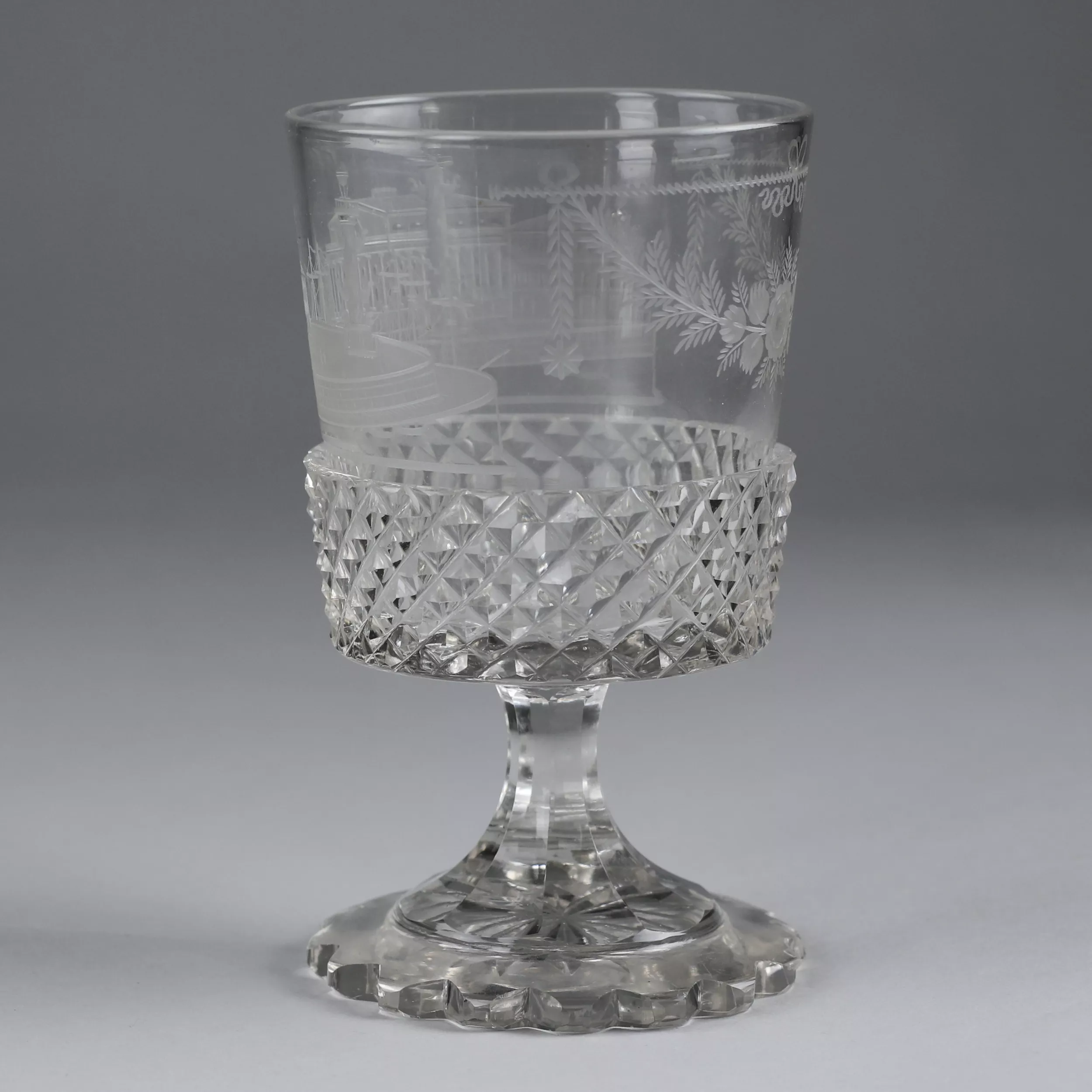 Un verre avec vue sur Saint-Pétersbourg. Fabrique de verre impériale. Russie, XIXe siècle. 
