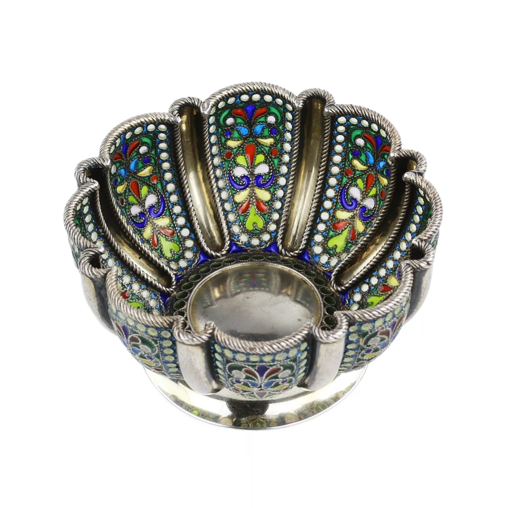 COUPE RUSSE EN ARGENT À ÉMAIL PLIQUE-À-JOUR. MAISON KHLEBNIKOV. MOSCOU, DÉBUT DU XXE SIÈCLE