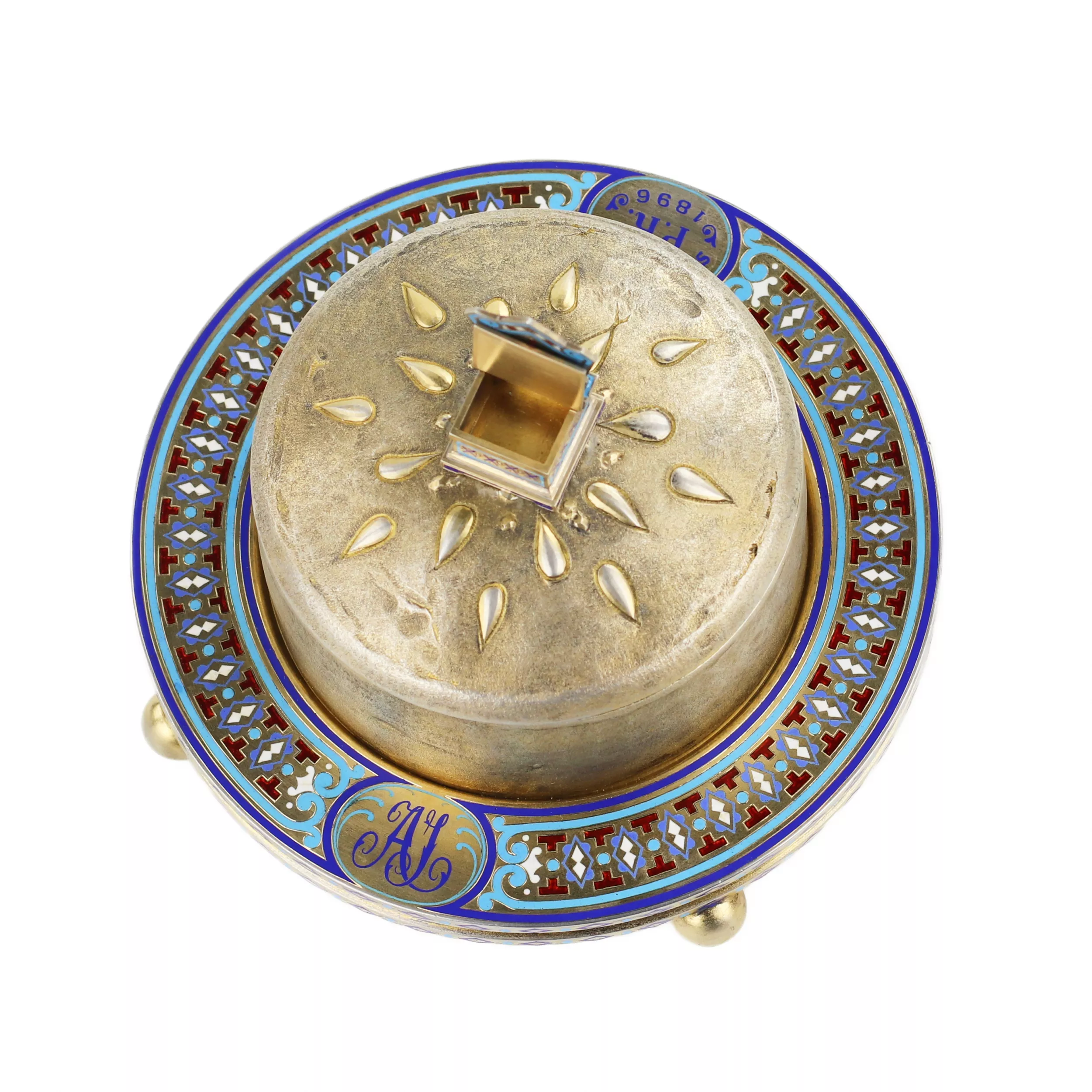 BEURRIER EN ARGENT EN FORME DE PAIN DE FÊTE AVEC SALIÈRE MAISON PAVEL OVCHINNIKOV, MOSCOU, 1896