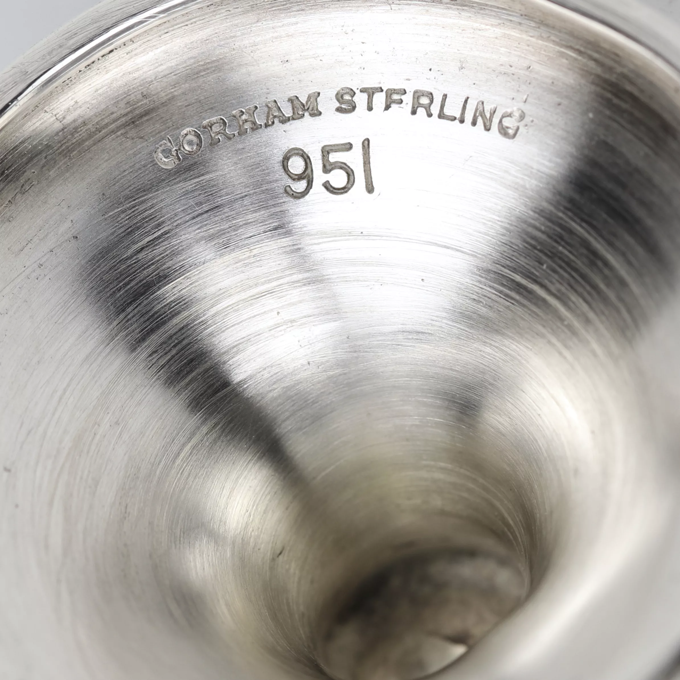 SERVICE EN ARGENT DE 6 VERRINES SUR PLATEAU. GORHAM STERLING. ÉTATS-UNIS, XXe SIÈCLE