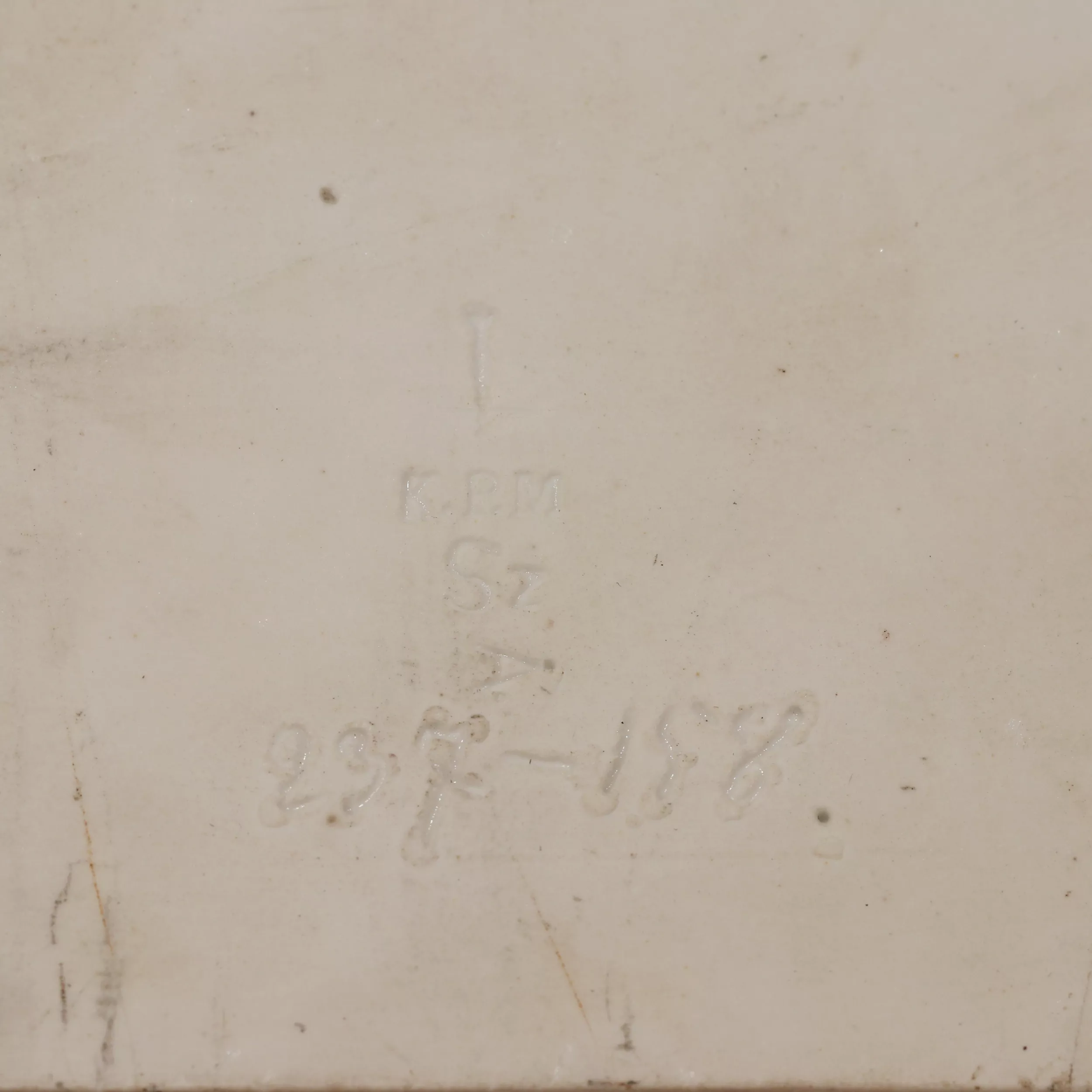 PORCELAIN PLAQUE WITH A GENRE SCENE “CARD SHARPS” KPM, BERLIN, TURN OF THE 19TH–20TH CENTURIES