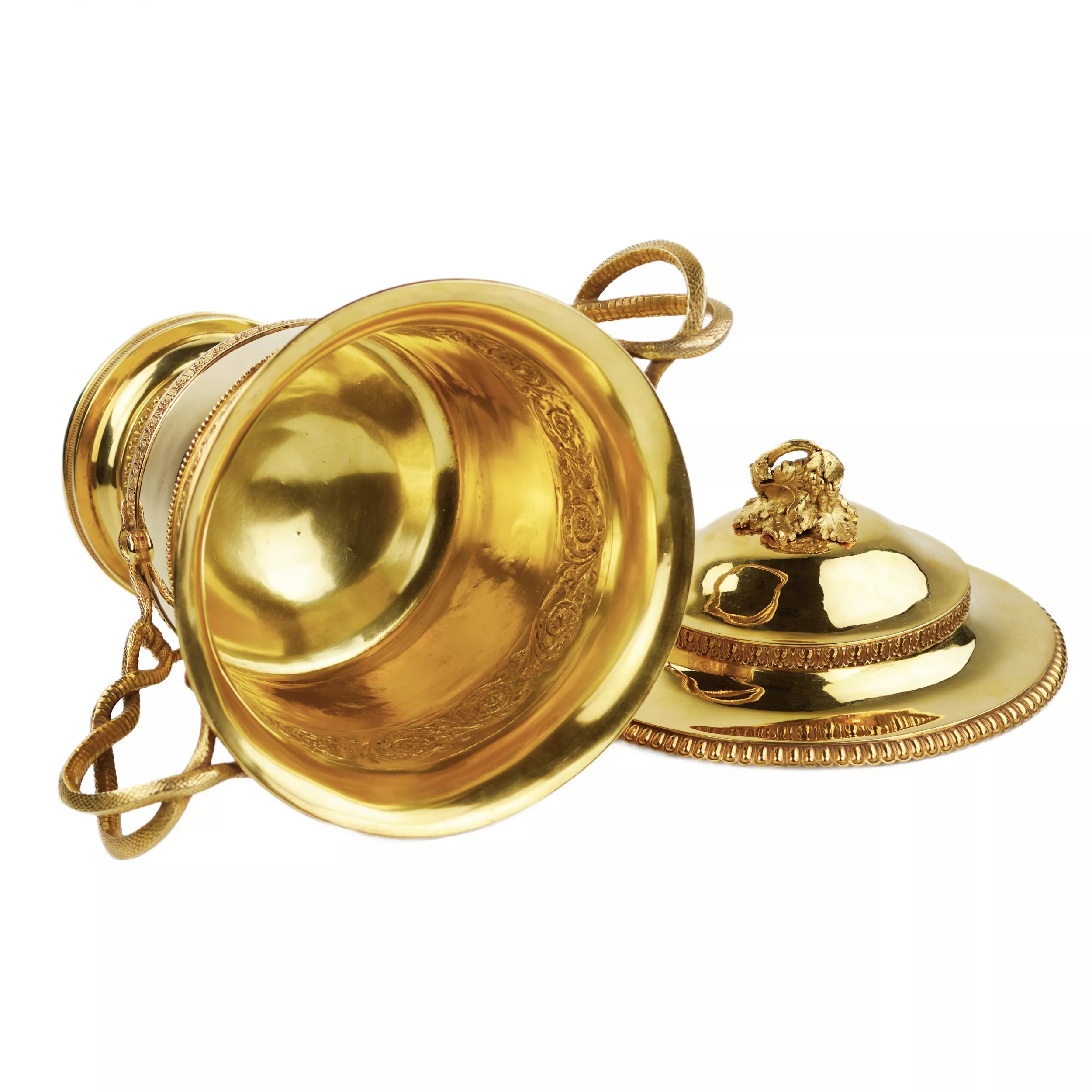COVERED NEOCLASSICAL CUP. ROBERT GARRARD II & EDWARD BURROWS. ENGLAND, FIRST THIRD OF THE 19TH CENTURY