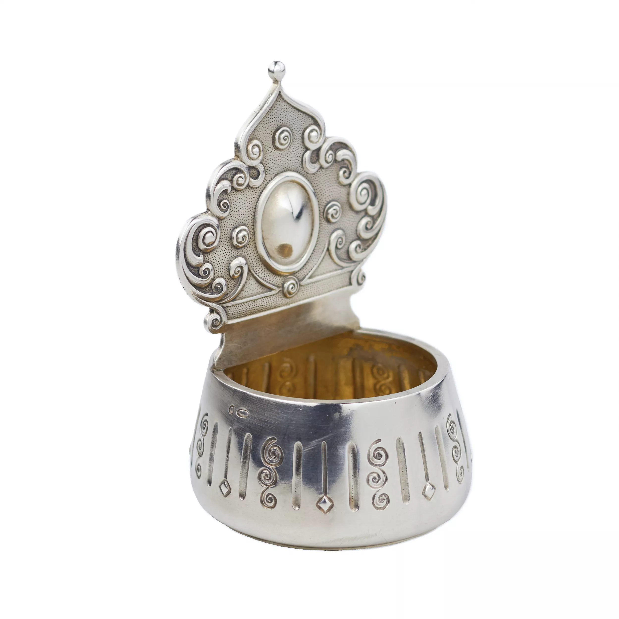 LOUCHE EN ARGENT À DOS AJOURÉ EN FORME DE KOKOSHNIK RUSSIE, DÉBUT DU XXᵉ SIÈCLE