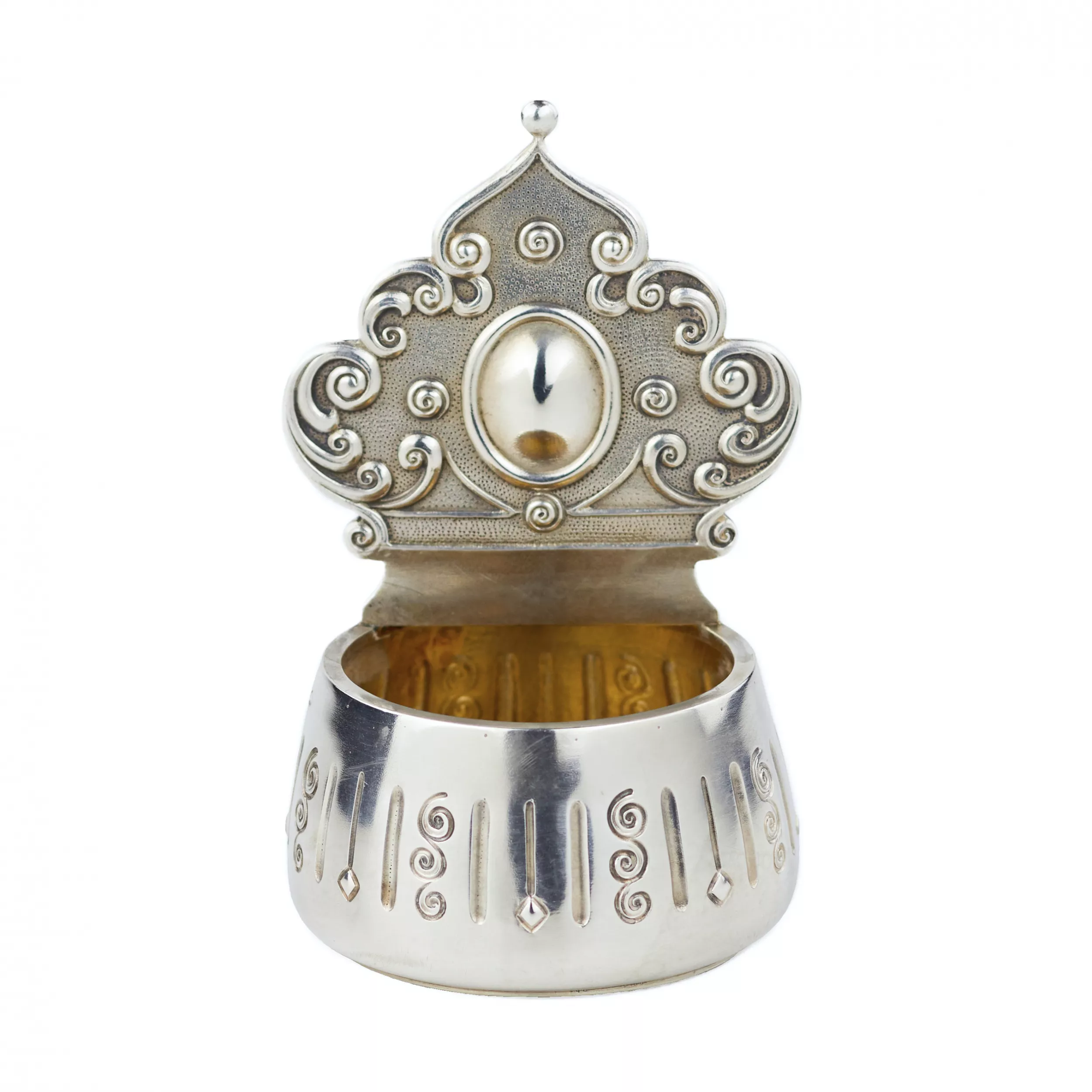 LOUCHE EN ARGENT À DOS AJOURÉ EN FORME DE KOKOSHNIK RUSSIE, DÉBUT DU XXᵉ SIÈCLE