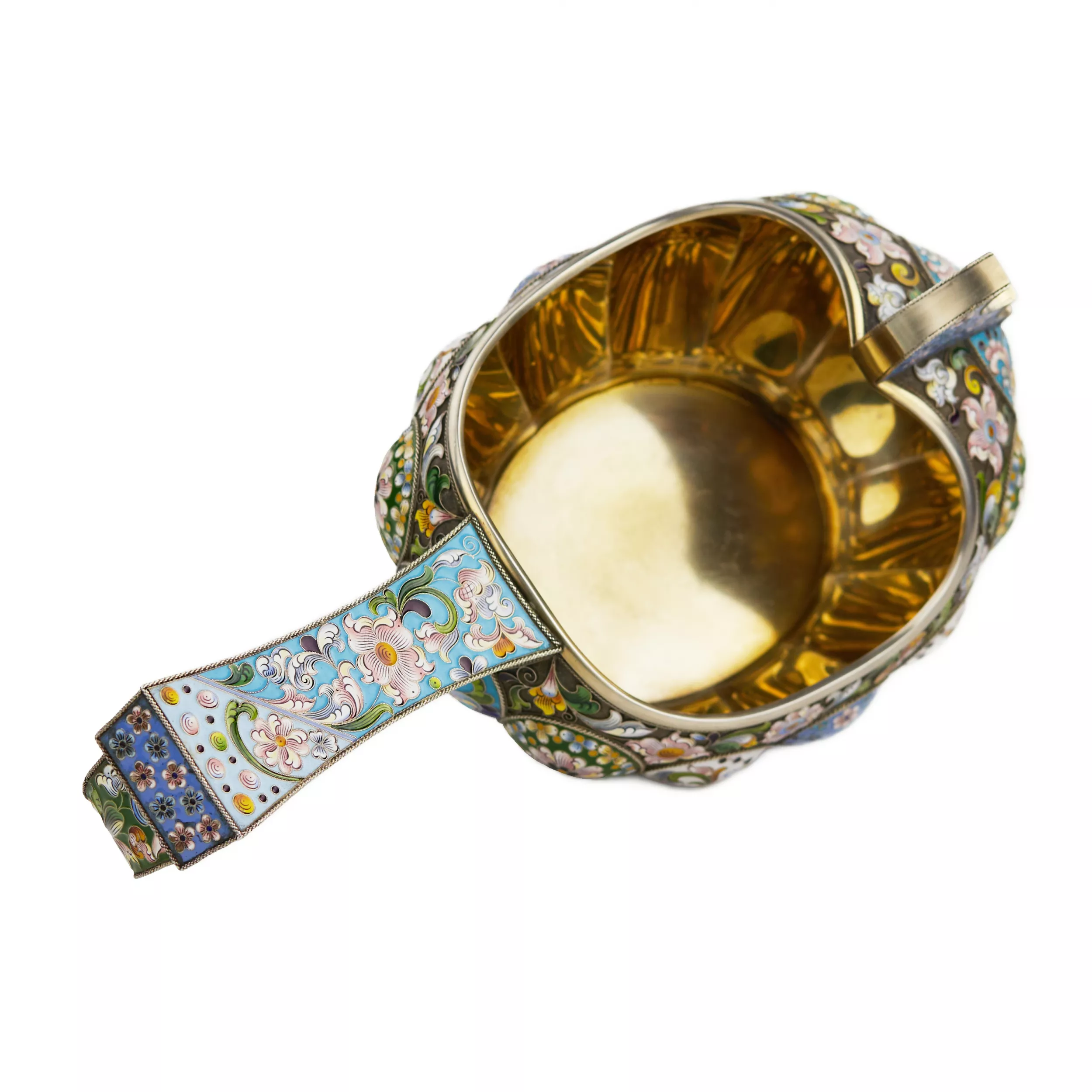 SILVER-GILT KOVSH WITH POLYCHROME ENAMELS. PAVEL OVTCHINNIKOV FIRM RUSSIA, MOSCOW, 1908–1917