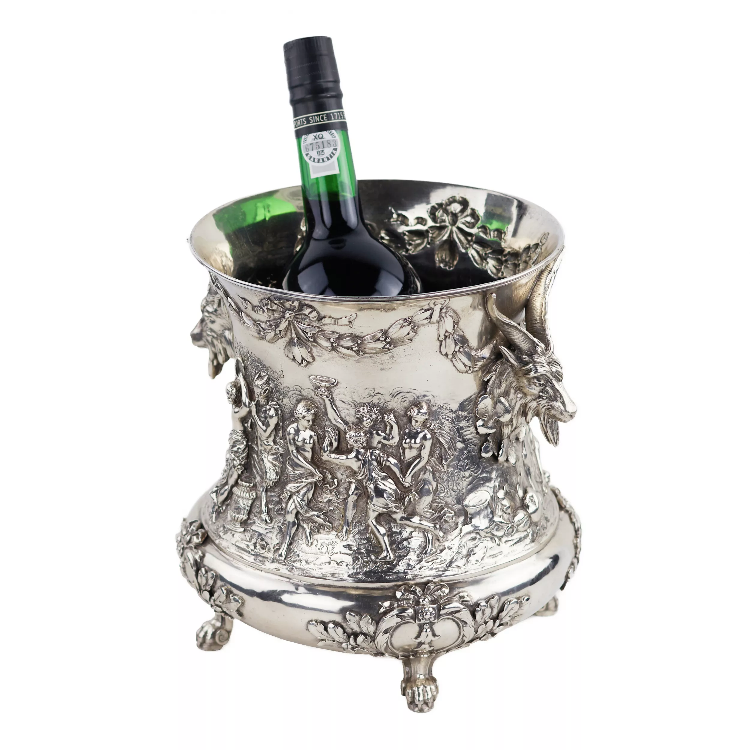 SEAU À CHAMPAGNE EN ARGENT À DÉCOR DE BACCHANALES ET TÊTES DE SATYRES ALLEMAGNE, HANAU, SECONDE MOITIÉ DU XIXE SIÈCLE