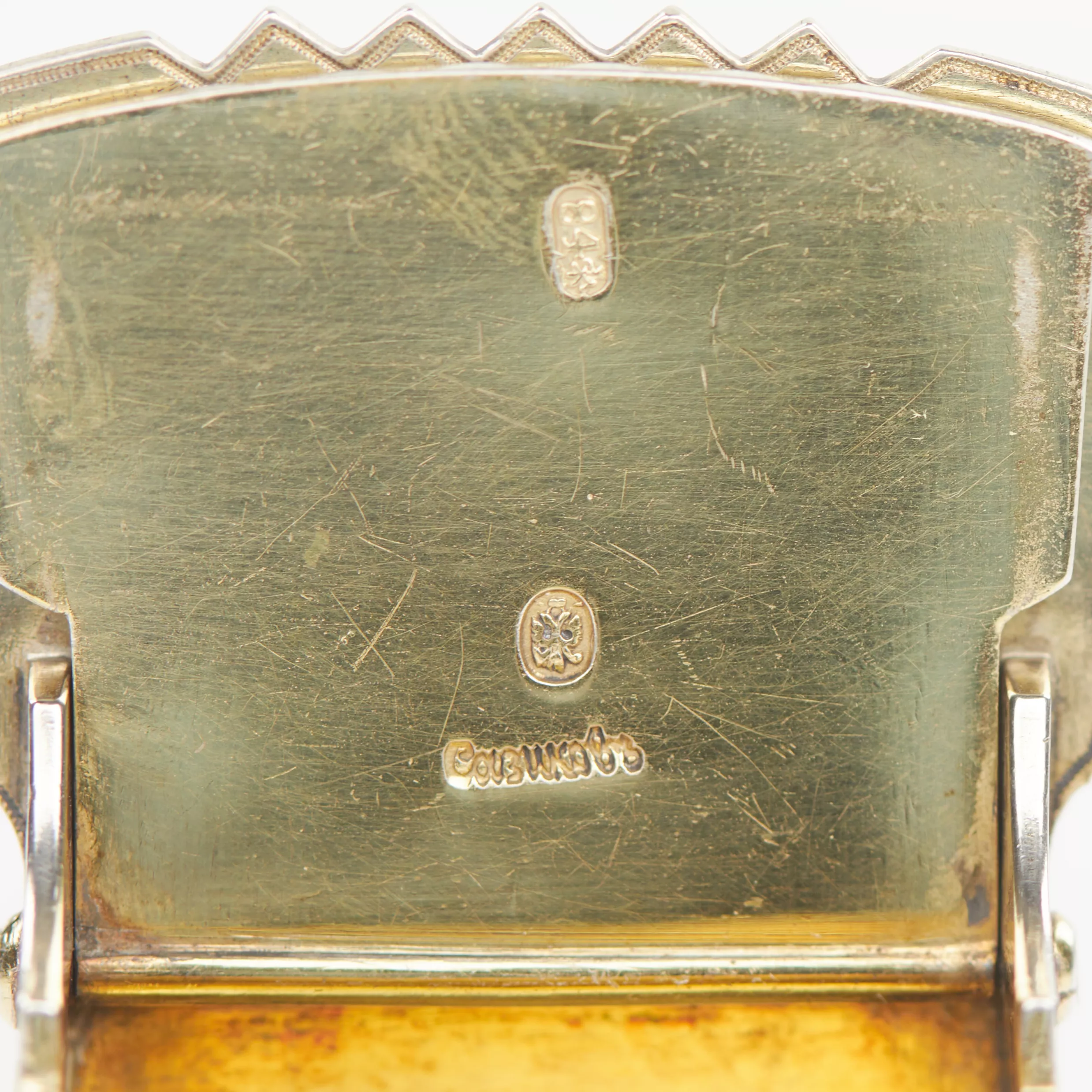 SALIÈRE EN FORME DE TRÔNE DE LA MAISON SAZIKOV RUSSIE, SAINT-PÉTERSBOURG, SECONDE MOITIÉ DU XIXE SIÈCLE