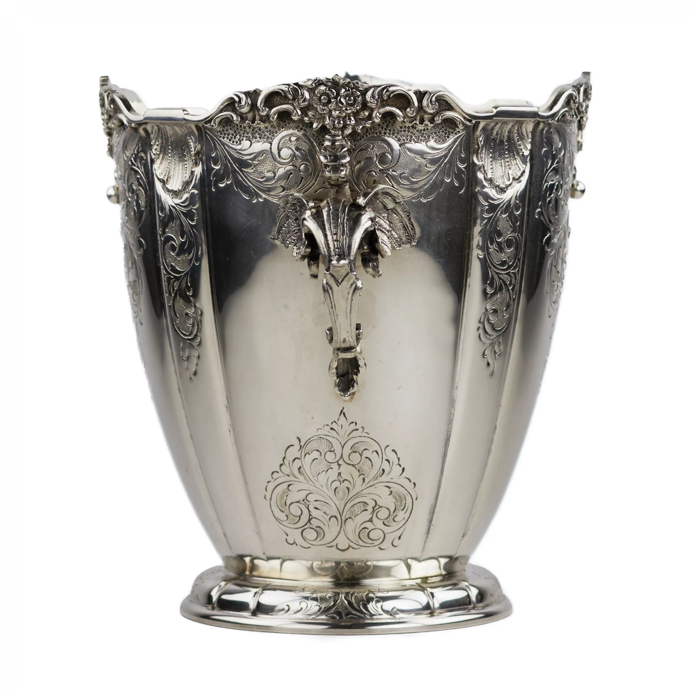 SILVER CHAMPAGNE COOLER WITH DRAGON HANDLES. EUROPE, LATE 19TH - EARLY 20TH CENTURY