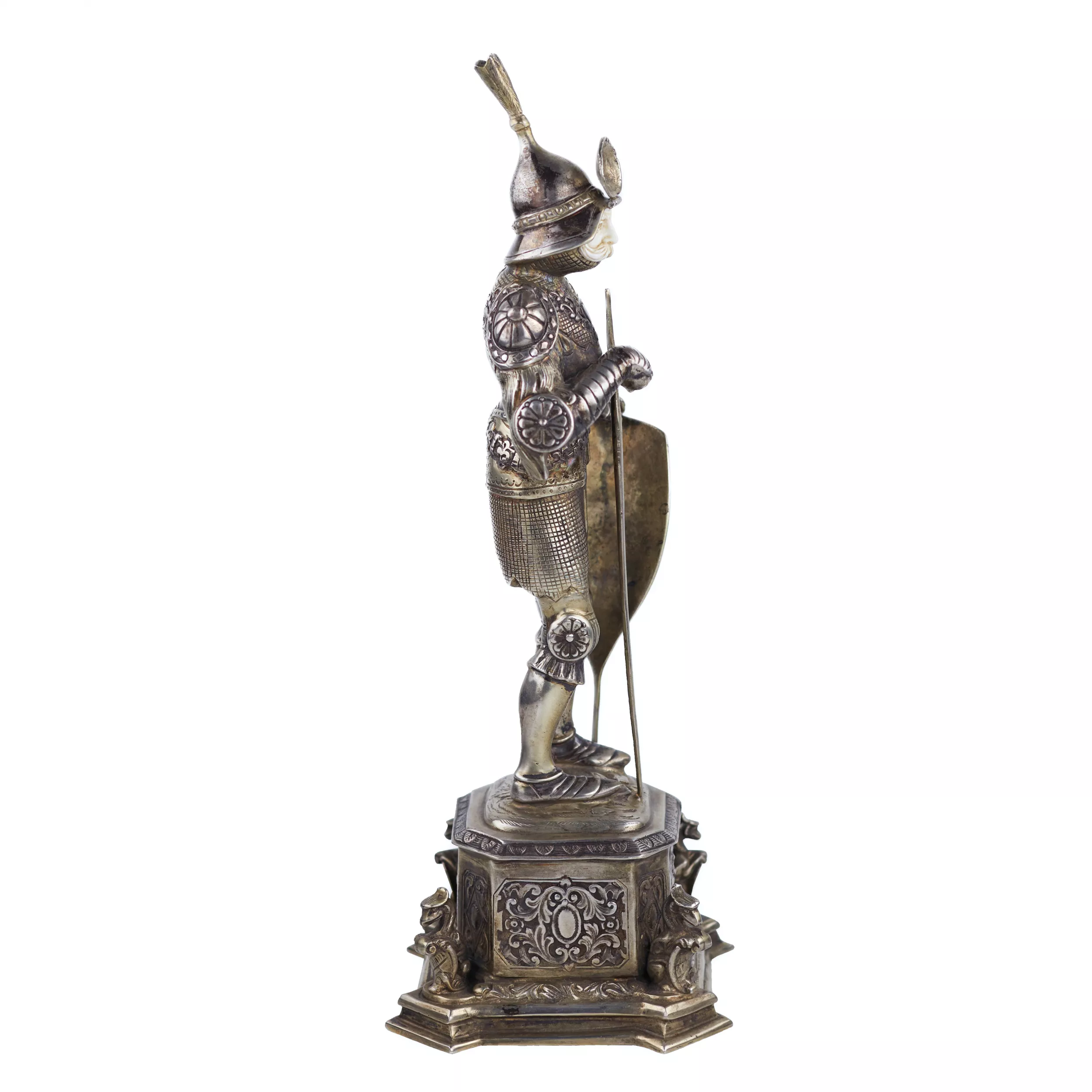 FIGURE DE CABINET EN ARGENT D’UN CHEVALIER ALLEMAGNE, HANAU, EFES, TOURNANT DES XIXe - XXe SIÈCLES