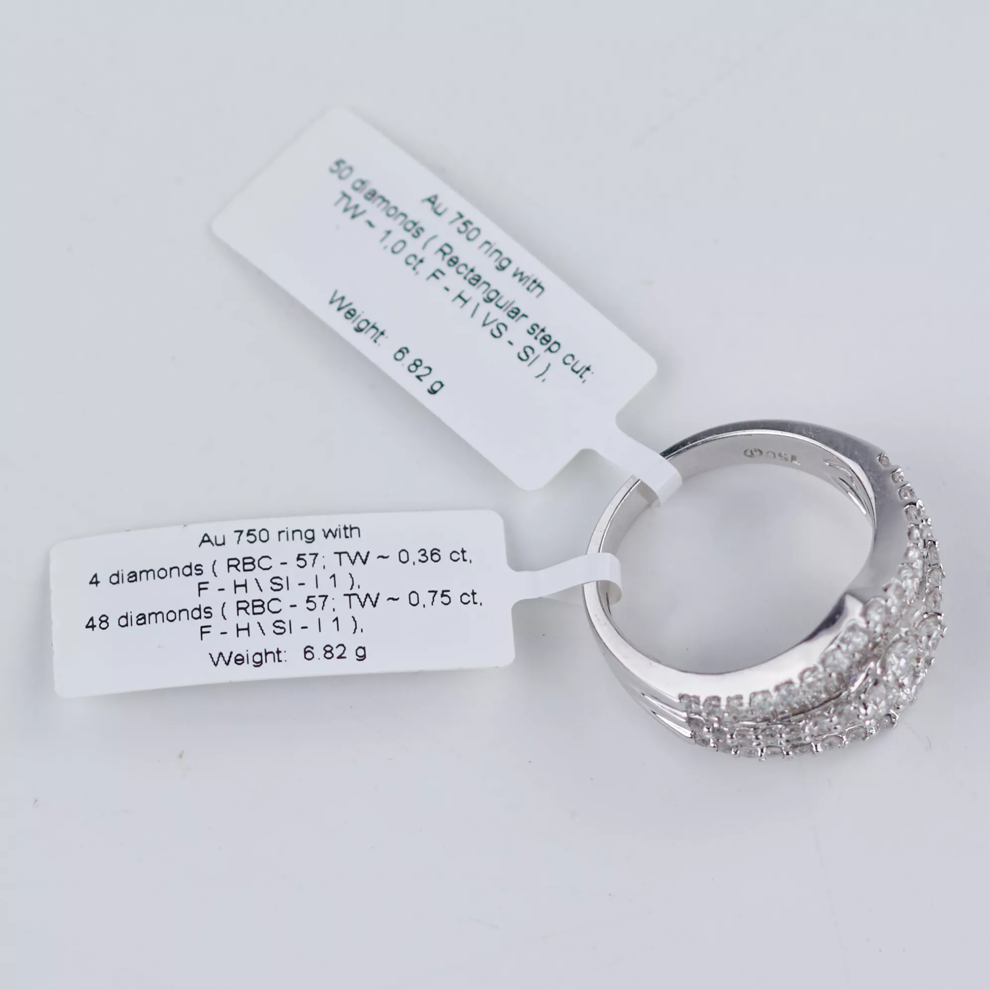 18K GOLD DIAMOND RING