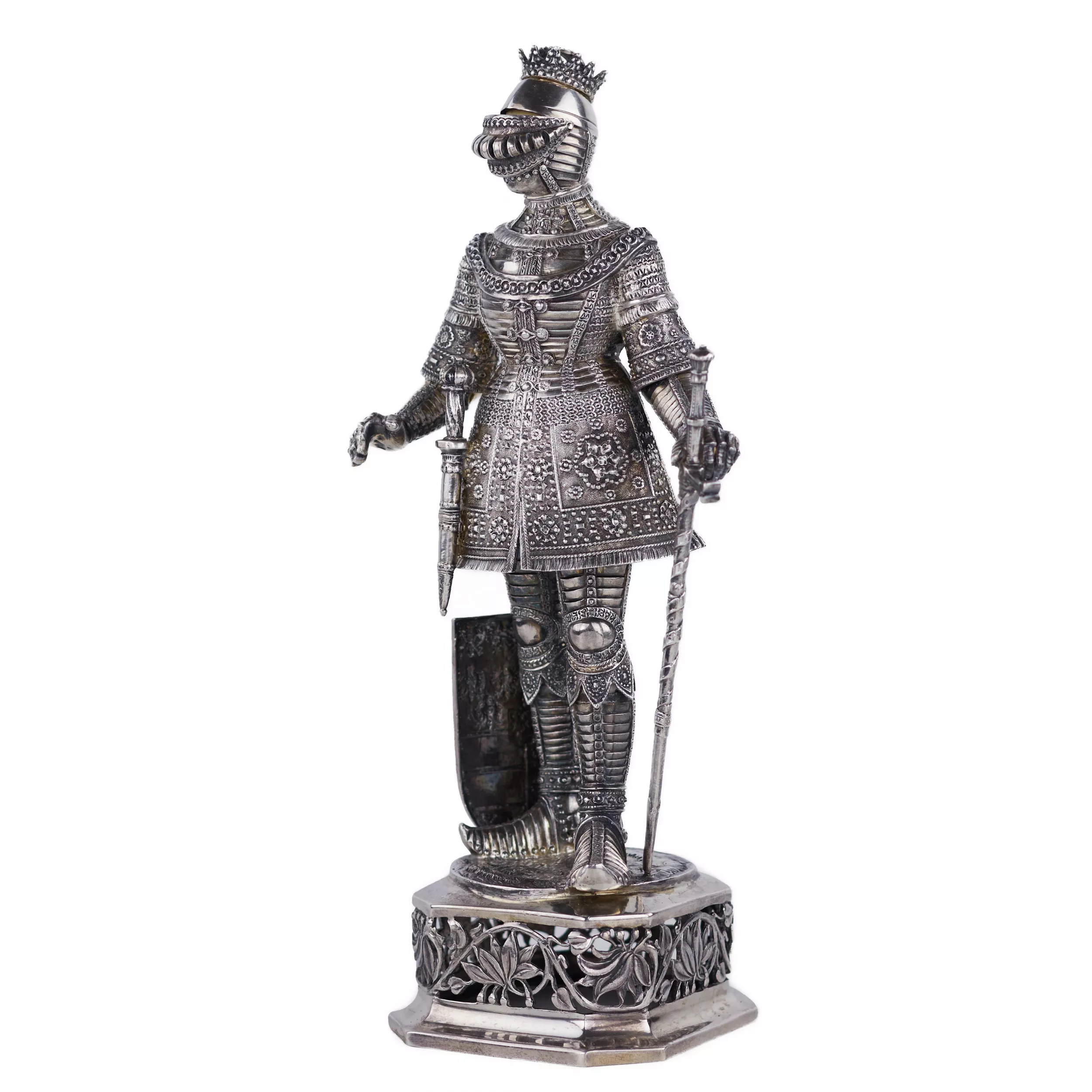 PAIRE DE FIGURES DE CHEVALIERS DE CABINET EN ARGENT BERTHOLD HERMANN MÜLLER HANAU, ALLEMAGNE, FIN DU XIXE - DÉBUT DU XXE SIÈCLE