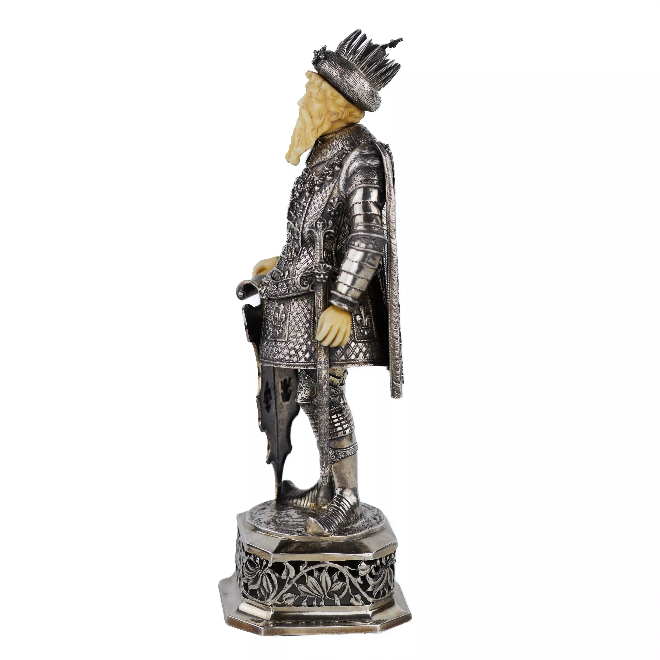 PAIRE DE FIGURES DE CHEVALIERS DE CABINET EN ARGENT BERTHOLD HERMANN MÜLLER HANAU, ALLEMAGNE, FIN DU XIXE - DÉBUT DU XXE SIÈCLE