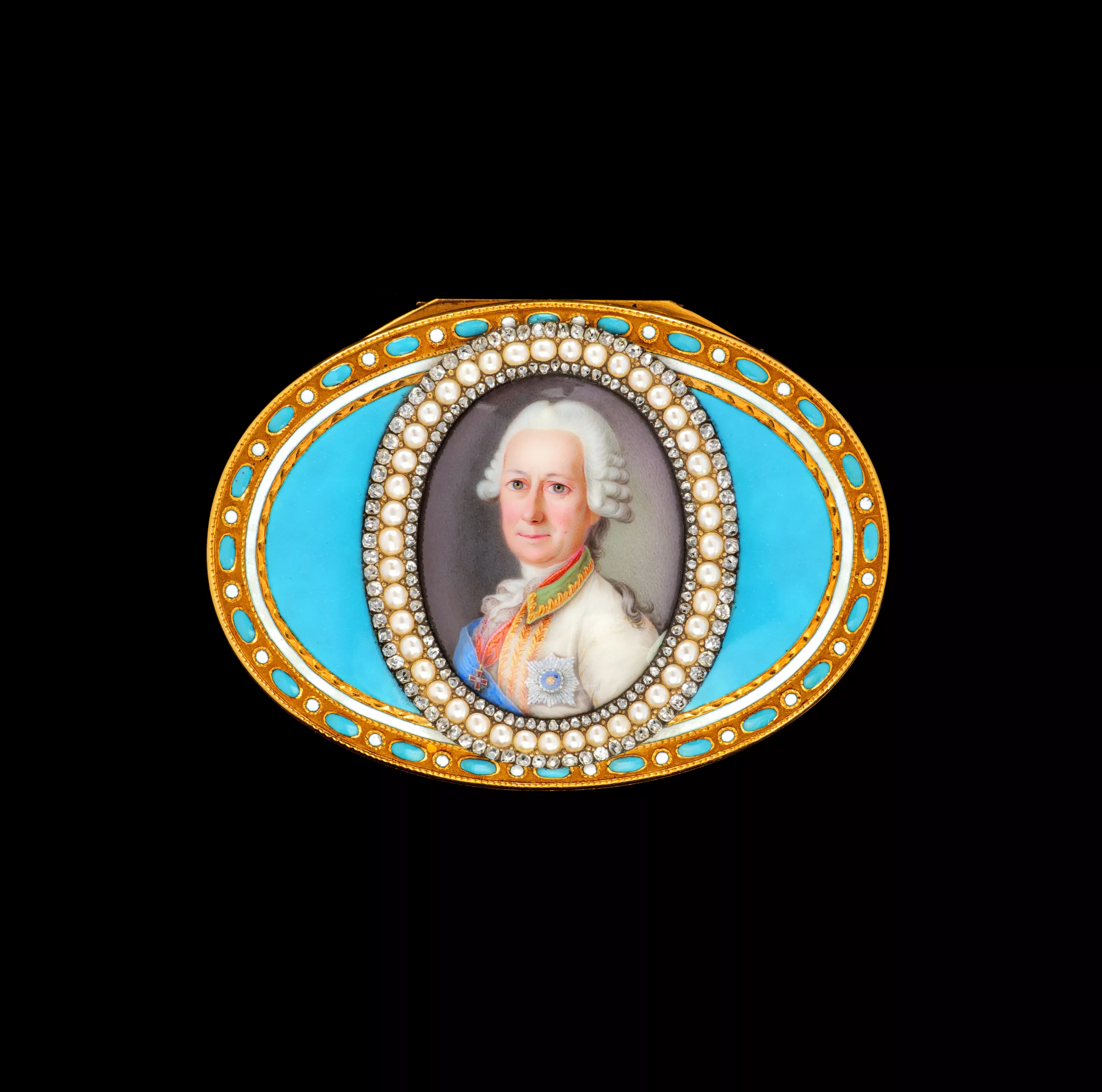 TABATIÈRE EN OR AVEC PORTRAIT DE LAMIRAL SEMION IVANOVITCH MORDVINOV. SAINT-PÉTERSBOURG, DAVID RUDOLPH, RUSSIE, ANNÉES 1780.