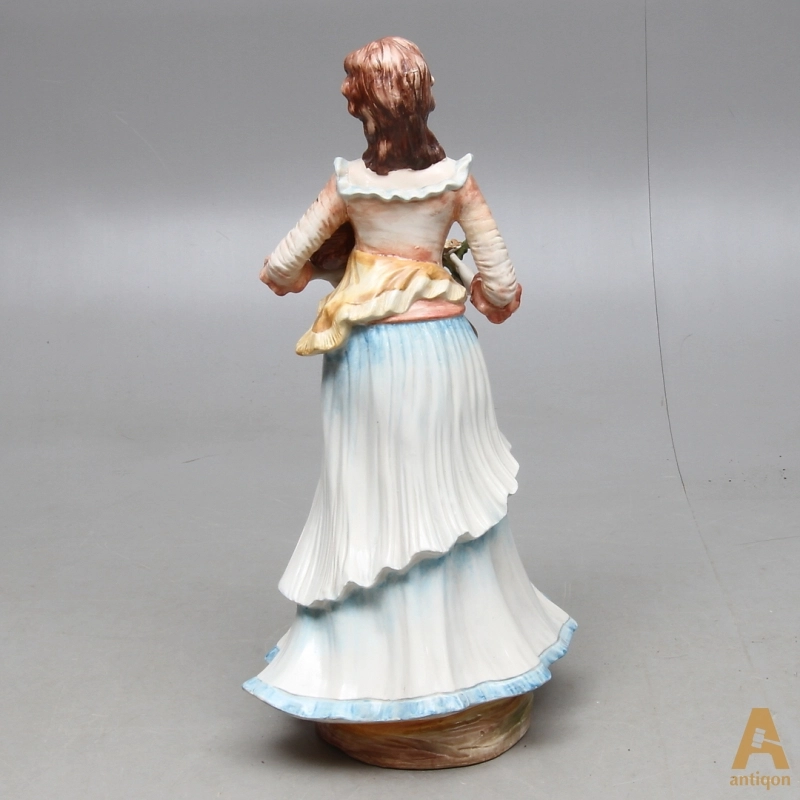 The figure of a girl