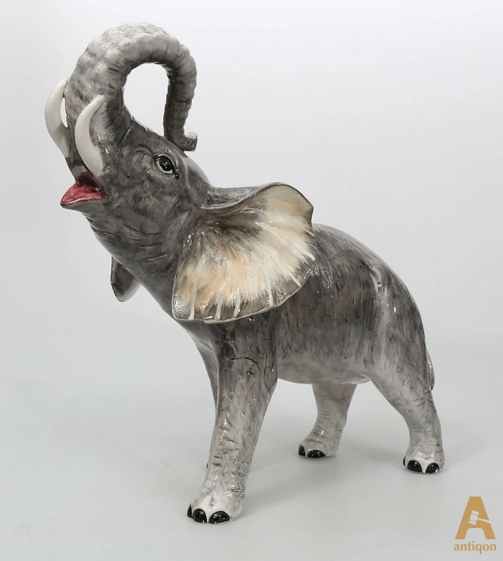 Porcelain figure 
