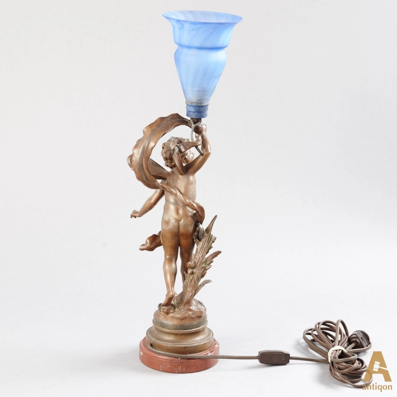 Lamp with blue glass plafond