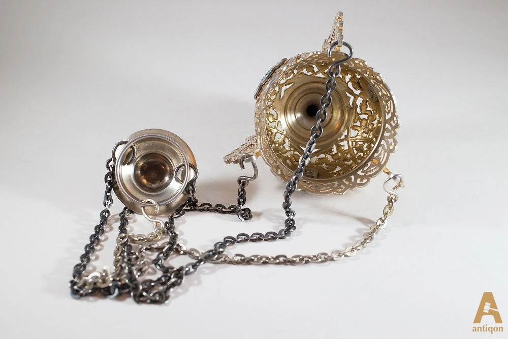 Silver icon lamp 