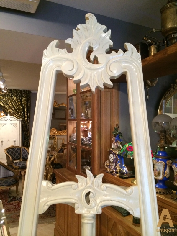 Easel