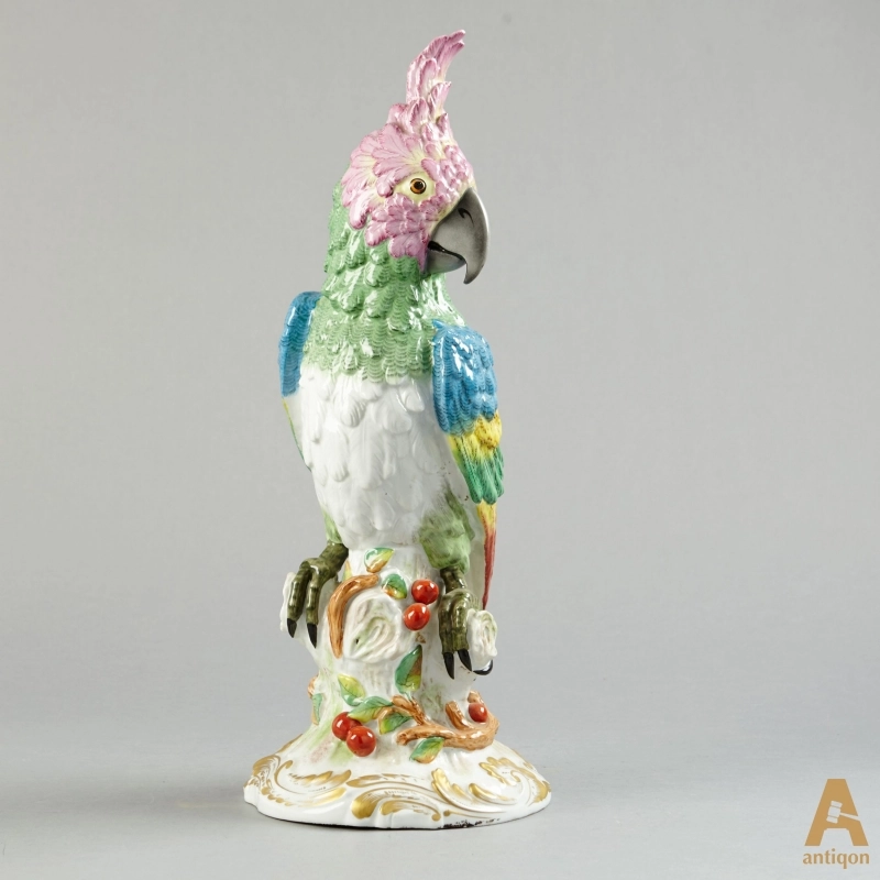 The figure of a parrot