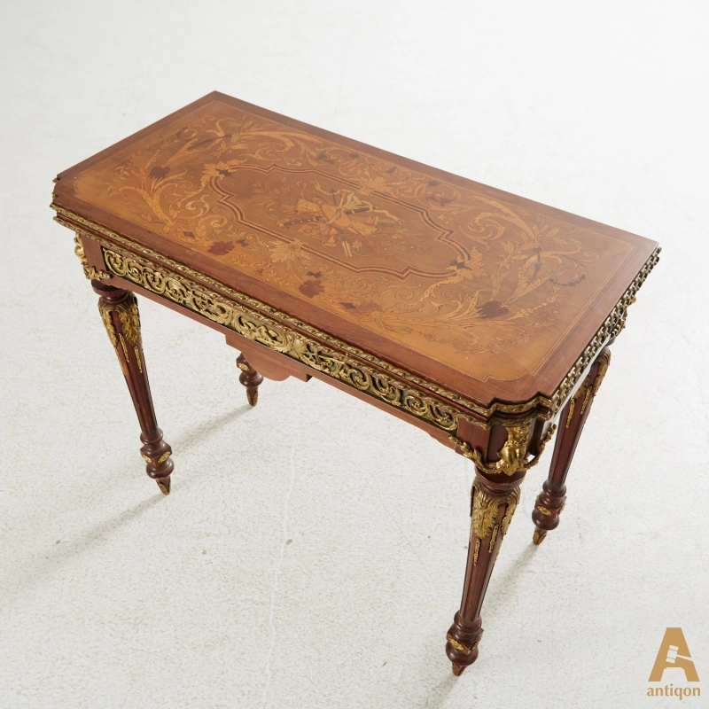 Loo-table