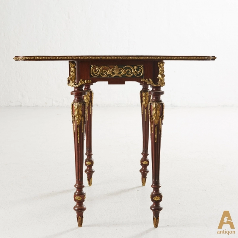 Loo-table