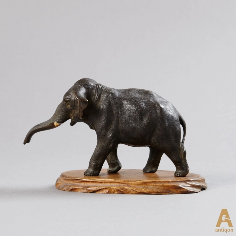 Bronze sculpture 
