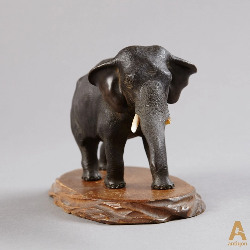 Bronze sculpture 