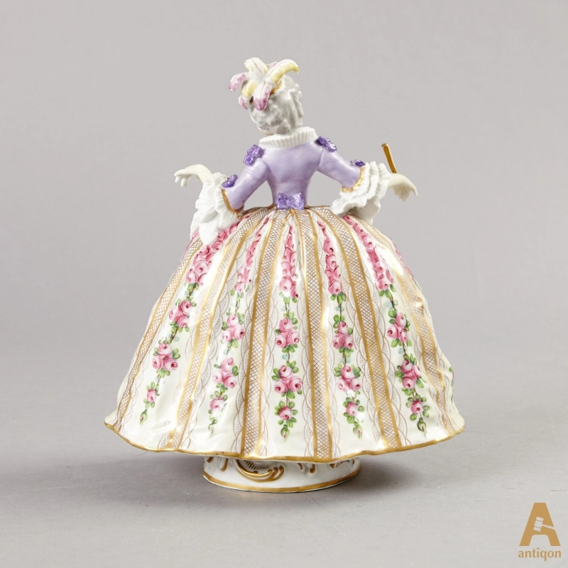 Porcelain figure 