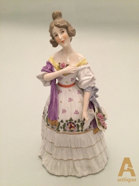 Porcelain figure 