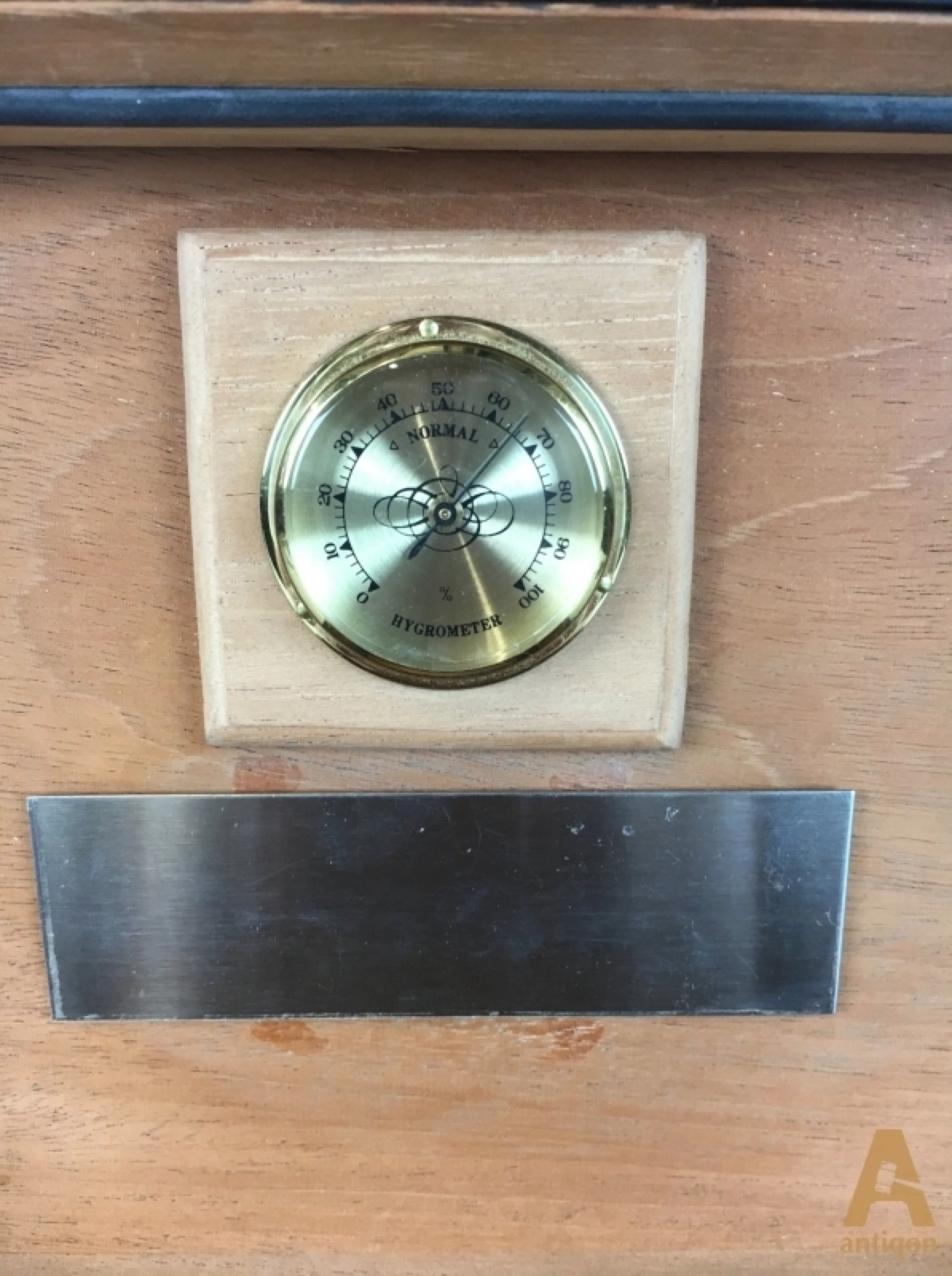 Humidor avec une cachette 