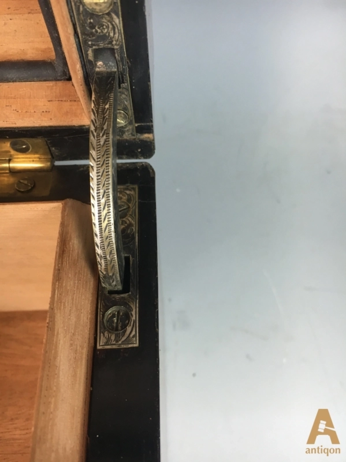 Humidor avec une cachette 