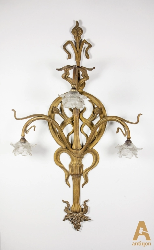 A pair of sconces 