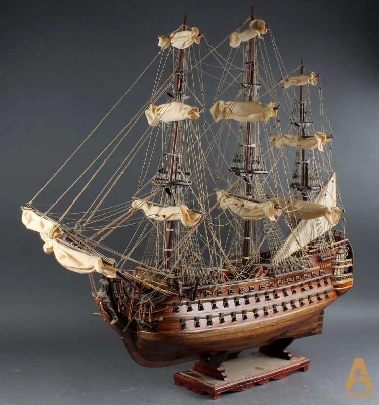 Model of the ship 