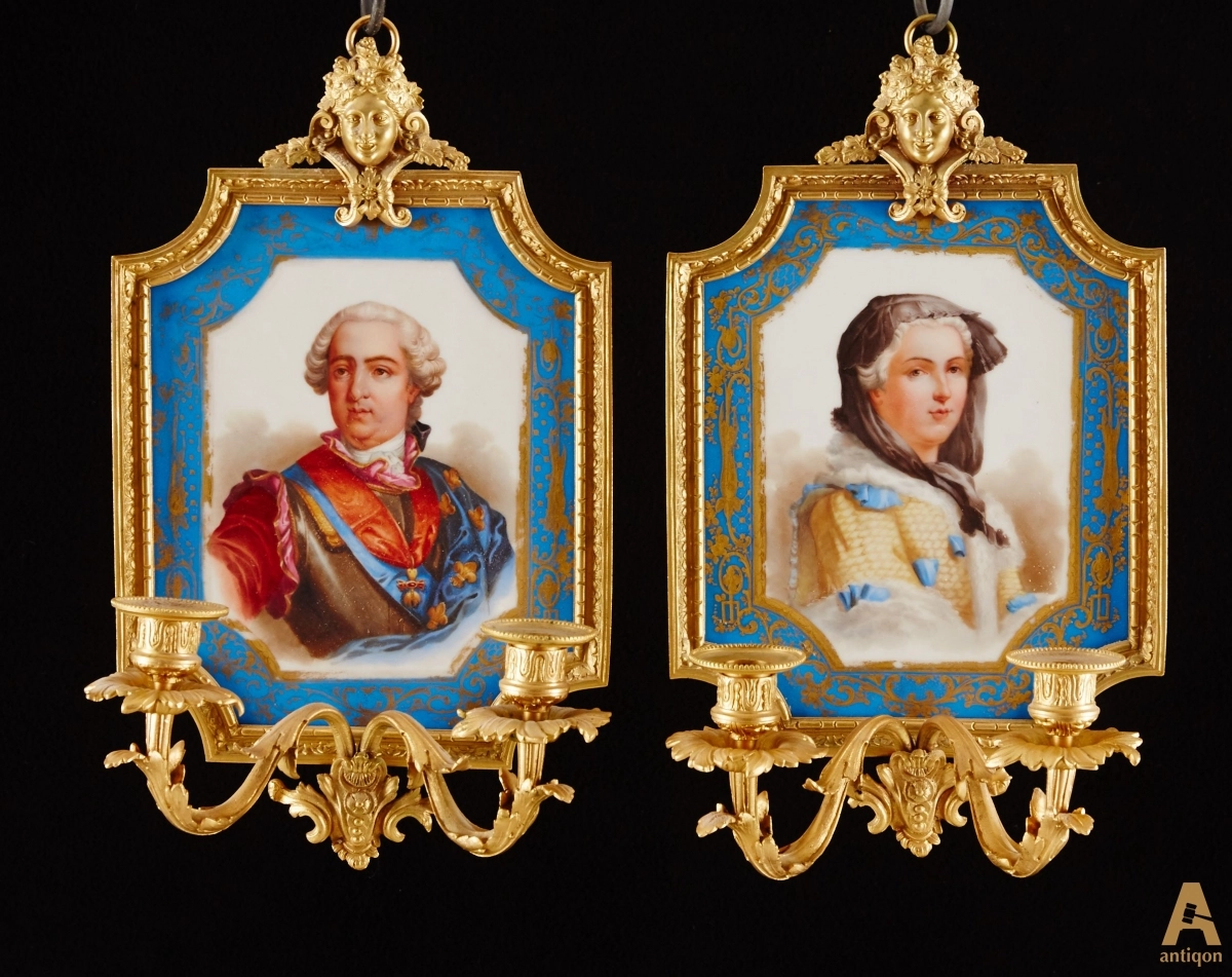 Couple sconces 