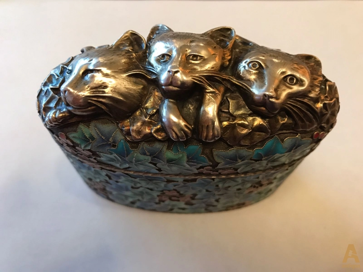 Серебряная шкатулочка