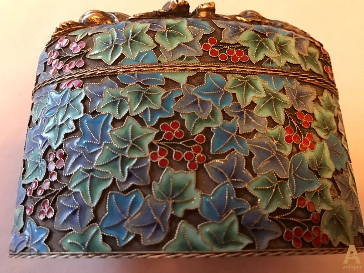 Серебряная шкатулочка