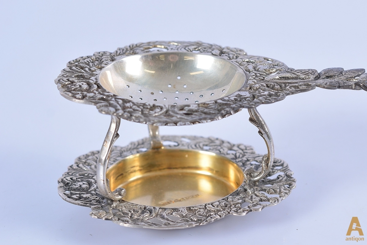 Tea strainer. GEWE