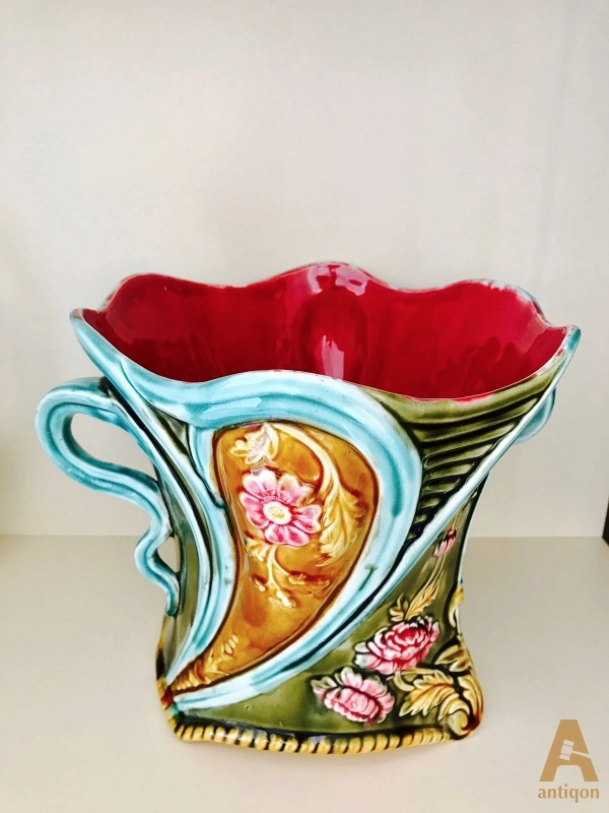 Cooler for wine in Art Nouveau style